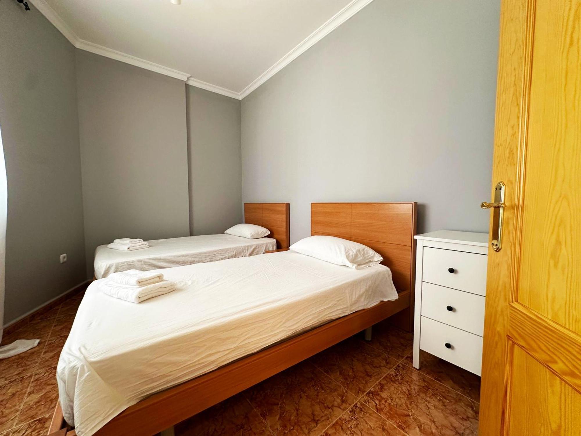 Appartement Bajbaj - 2 A 100 Metros De La Playa Del Bajondillo, A 300 Metros Del Centro De