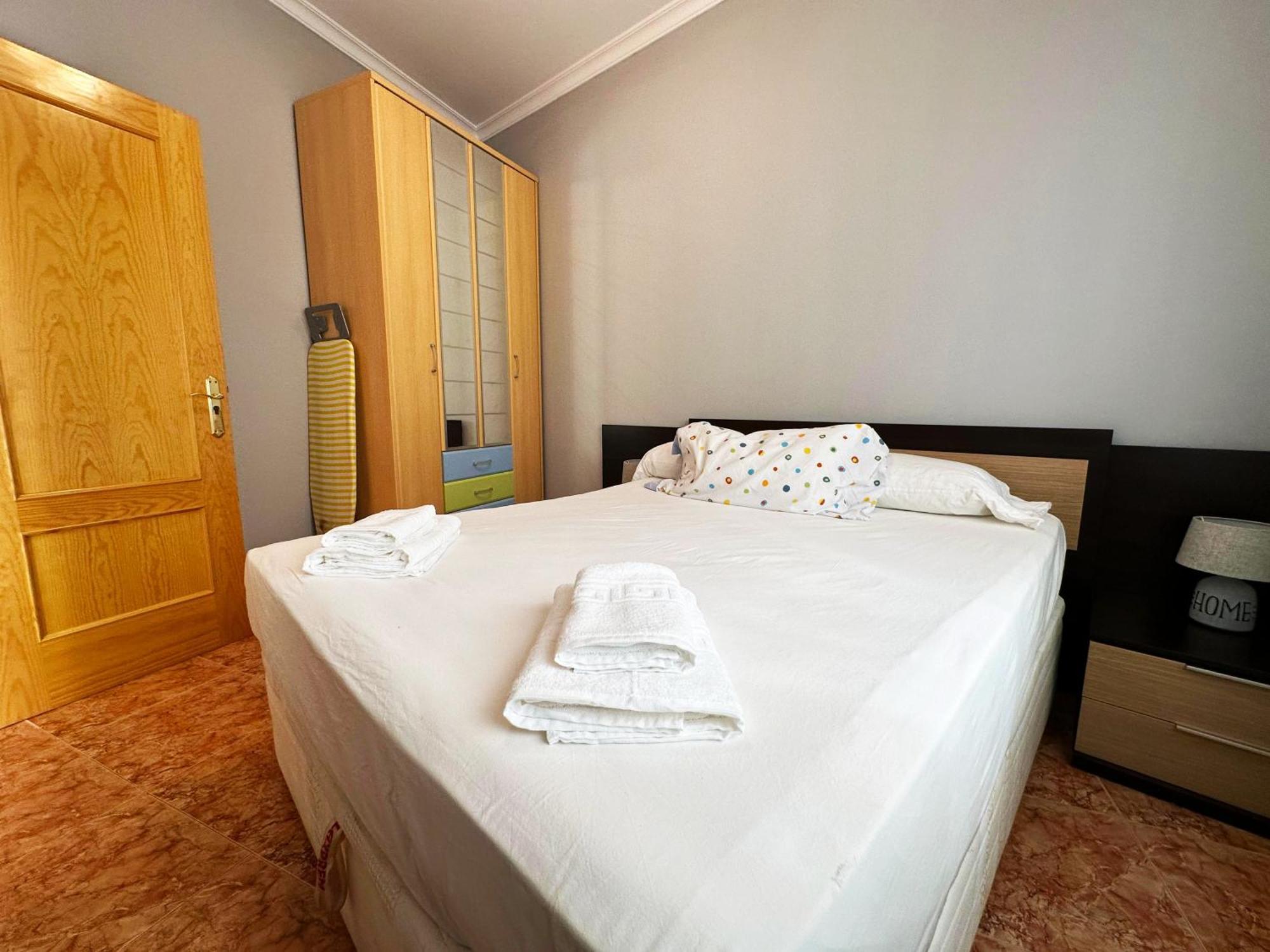 Appartement Bajbaj - 2 A 100 Metros De La Playa Del Bajondillo, A 300 Metros Del Centro De *