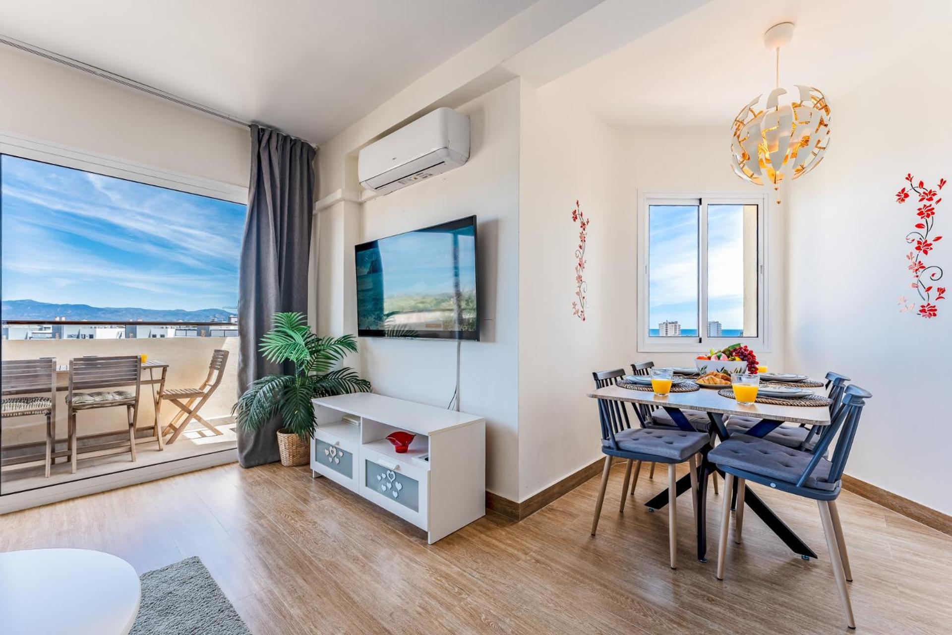 Sunrise Haven, Spacious, Bright, Pool, Terraces Appartement