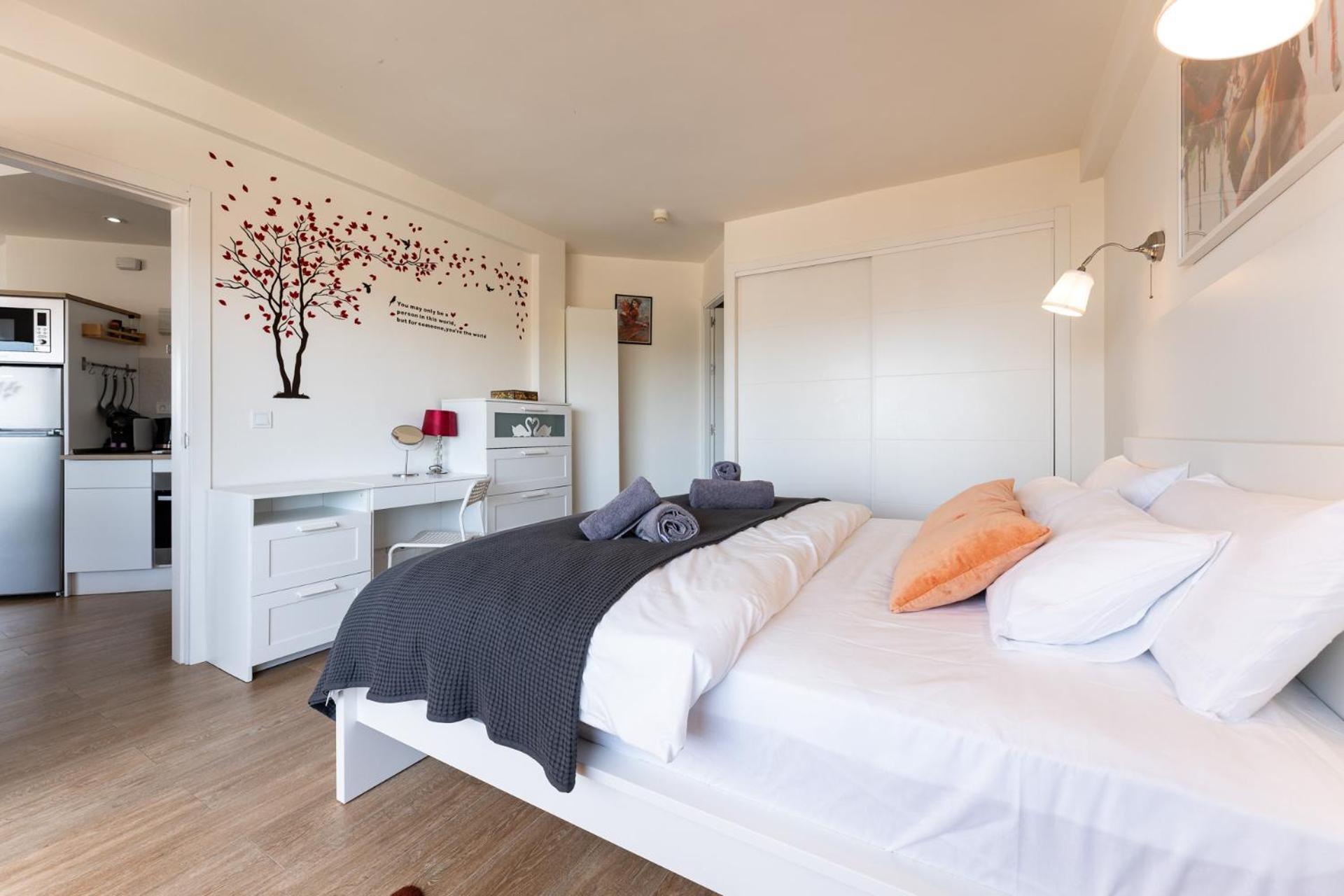 Sunrise Haven, Spacious, Bright, Pool, Terraces *