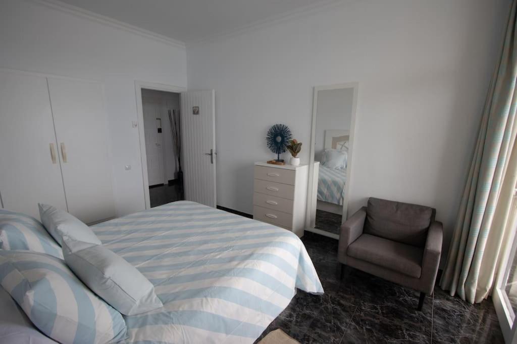 Rent4 Malaga La Torre De La Roca Apartment