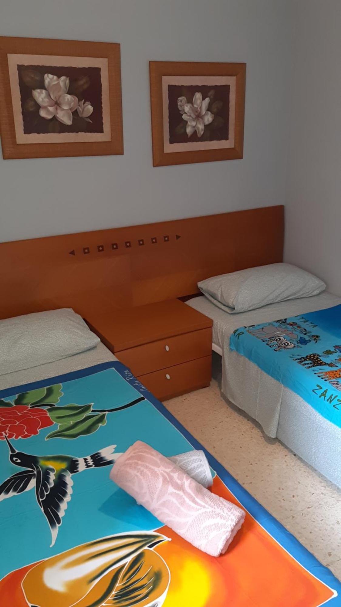 Relax In The Terrace! 4 Bedrooms - Huge Private Terrace - Swimming Pool - Walking Distance To The Beach! *