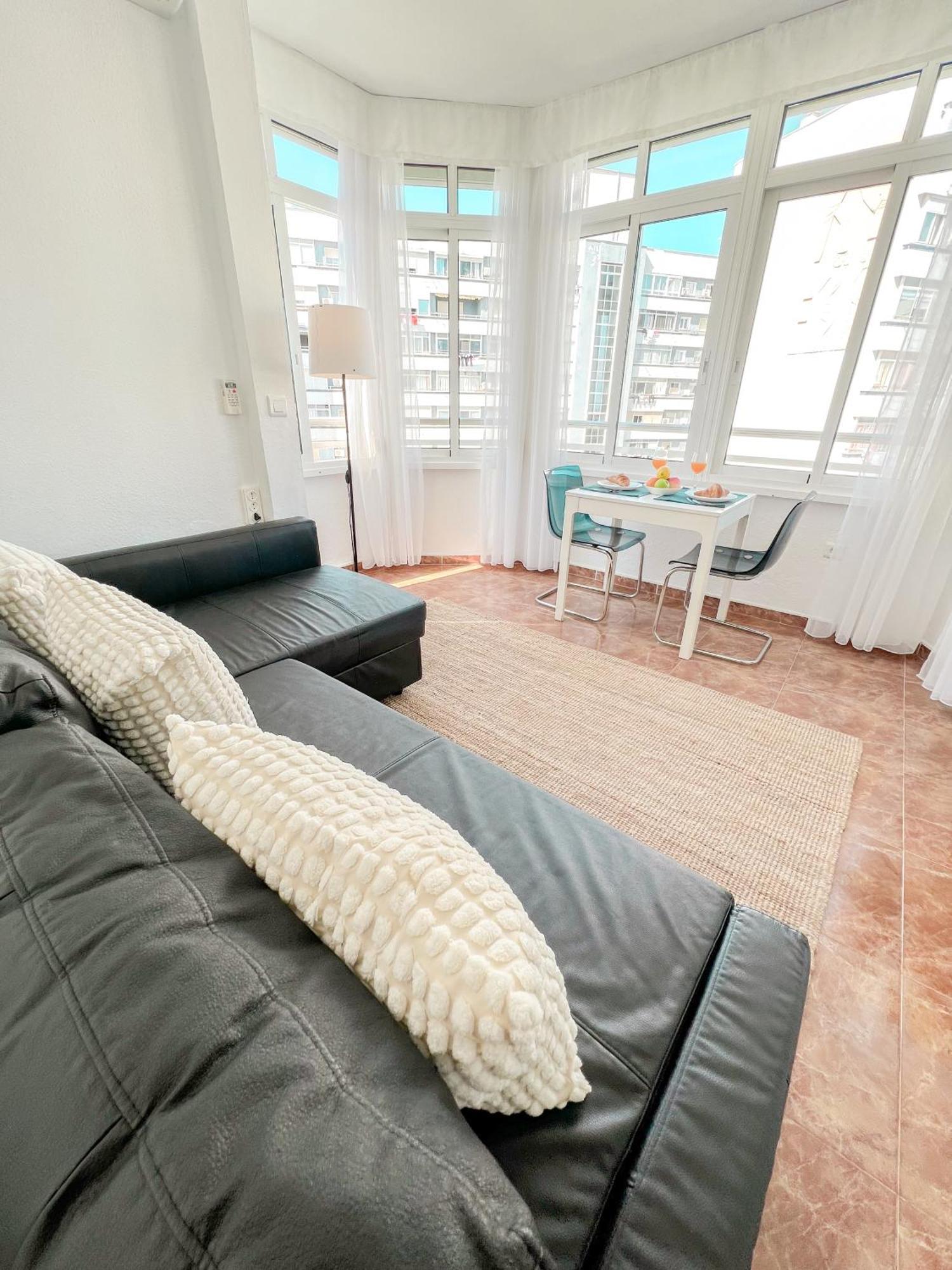 Cozy & Bright Flat Centre Apartment *
