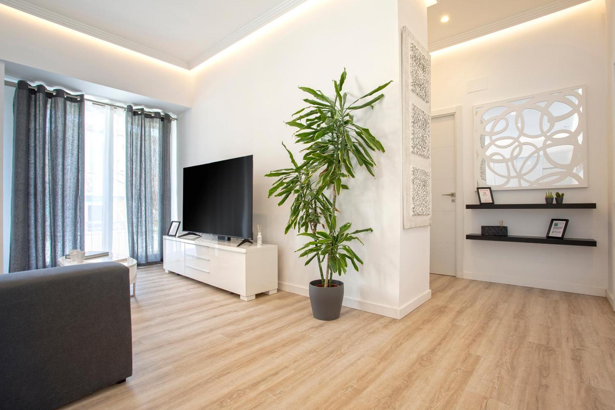 Precioso Con Terraza En La Nogalera By Rent Me * Torremolinos