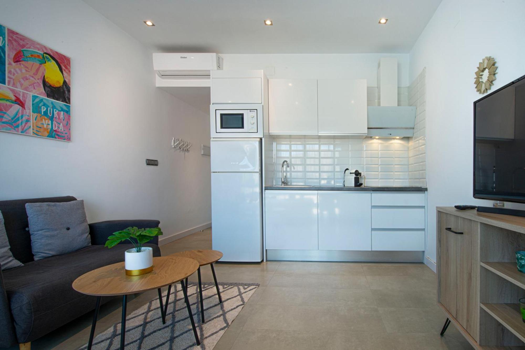 Estudio En Con Piscina Apartment