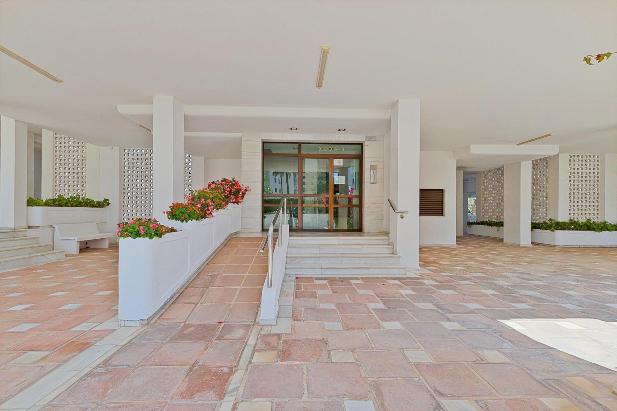 Solana Carihuela Playa Apartment *