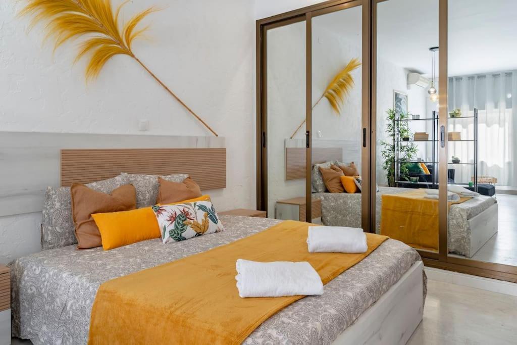 Bonito Estudio Carihuela Con Terraza, Wifi, Playa A 150 Metros