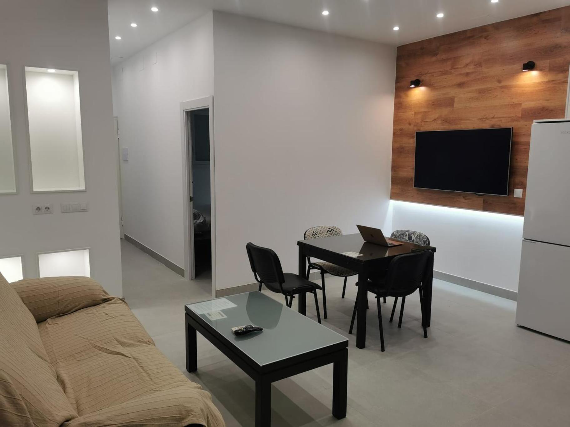 Urbanizacion La Roca, Estudio *
