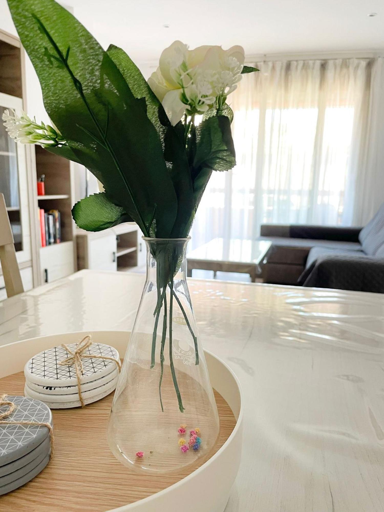 Apartamento Amplio Apartamento En By Bebalmy
