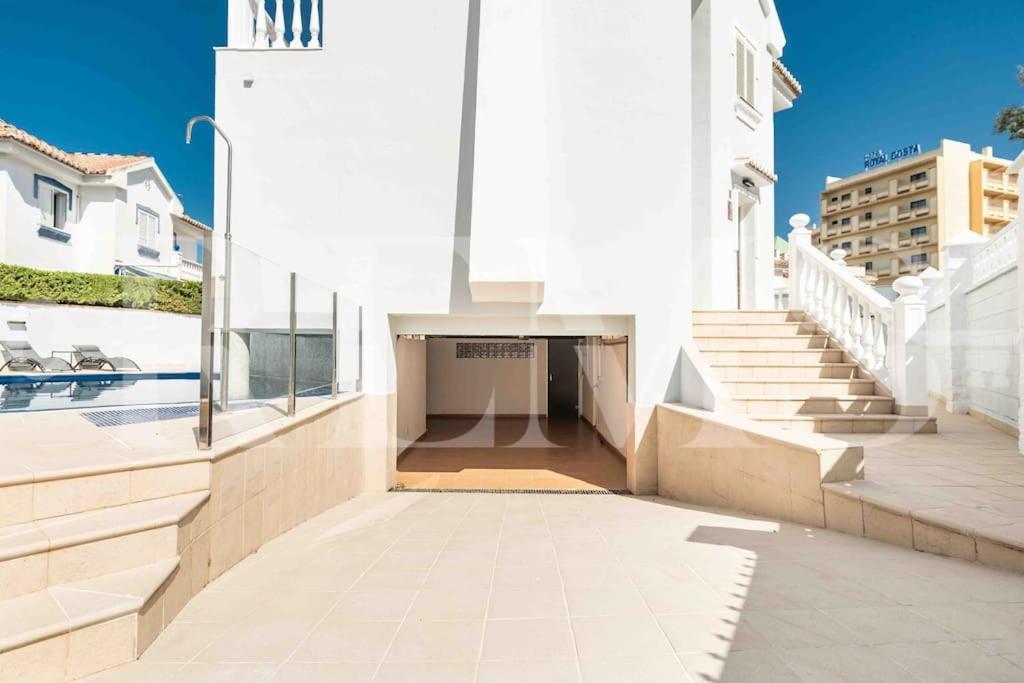 Full House With Pool, Bbq And Garden By Rems Holiday home