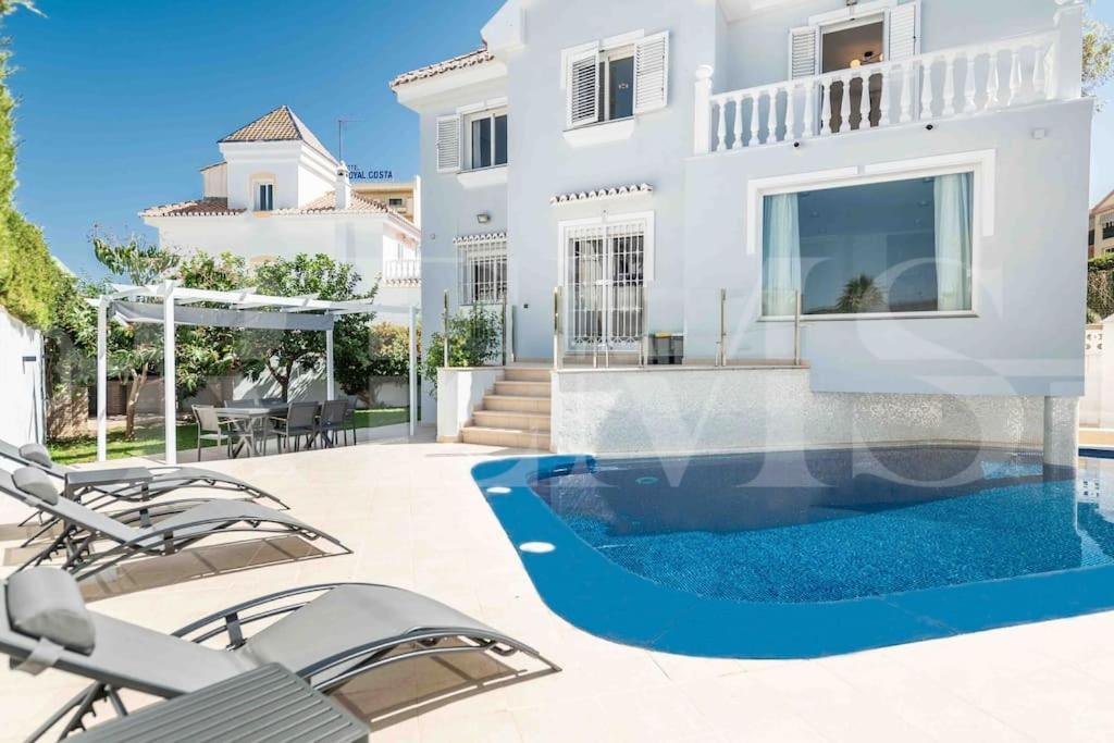 Holiday home Full House With Pool, Bbq And Garden By Rems