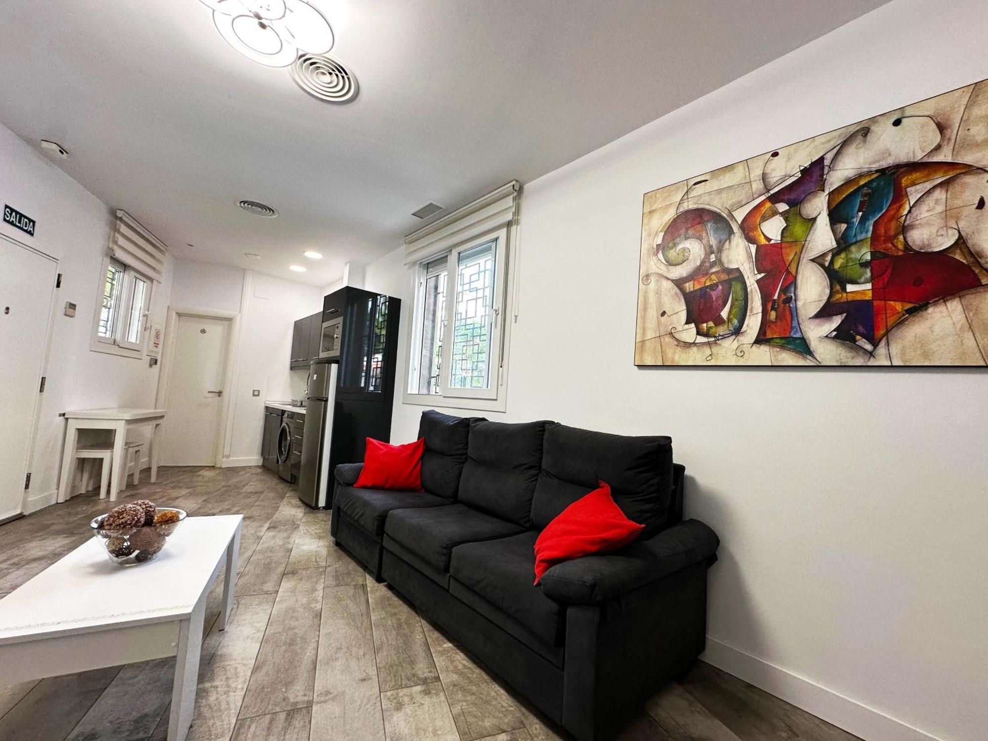 A8 - En La Carihuela, 2 Dormitorios, Wifi, A 100 Metros De La Playa Apartamento