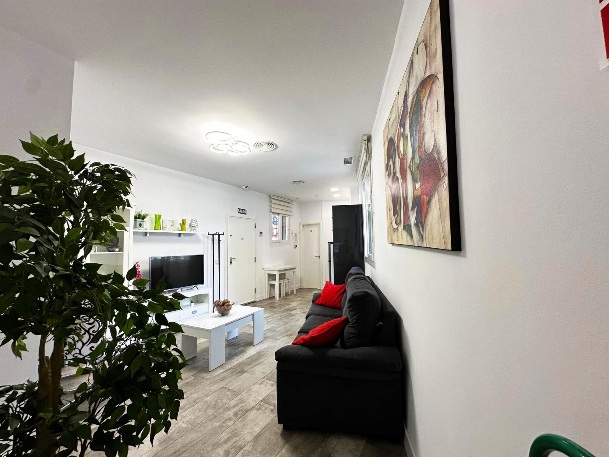Apartamento A8 - En La Carihuela, 2 Dormitorios, Wifi, A 100 Metros De La Playa