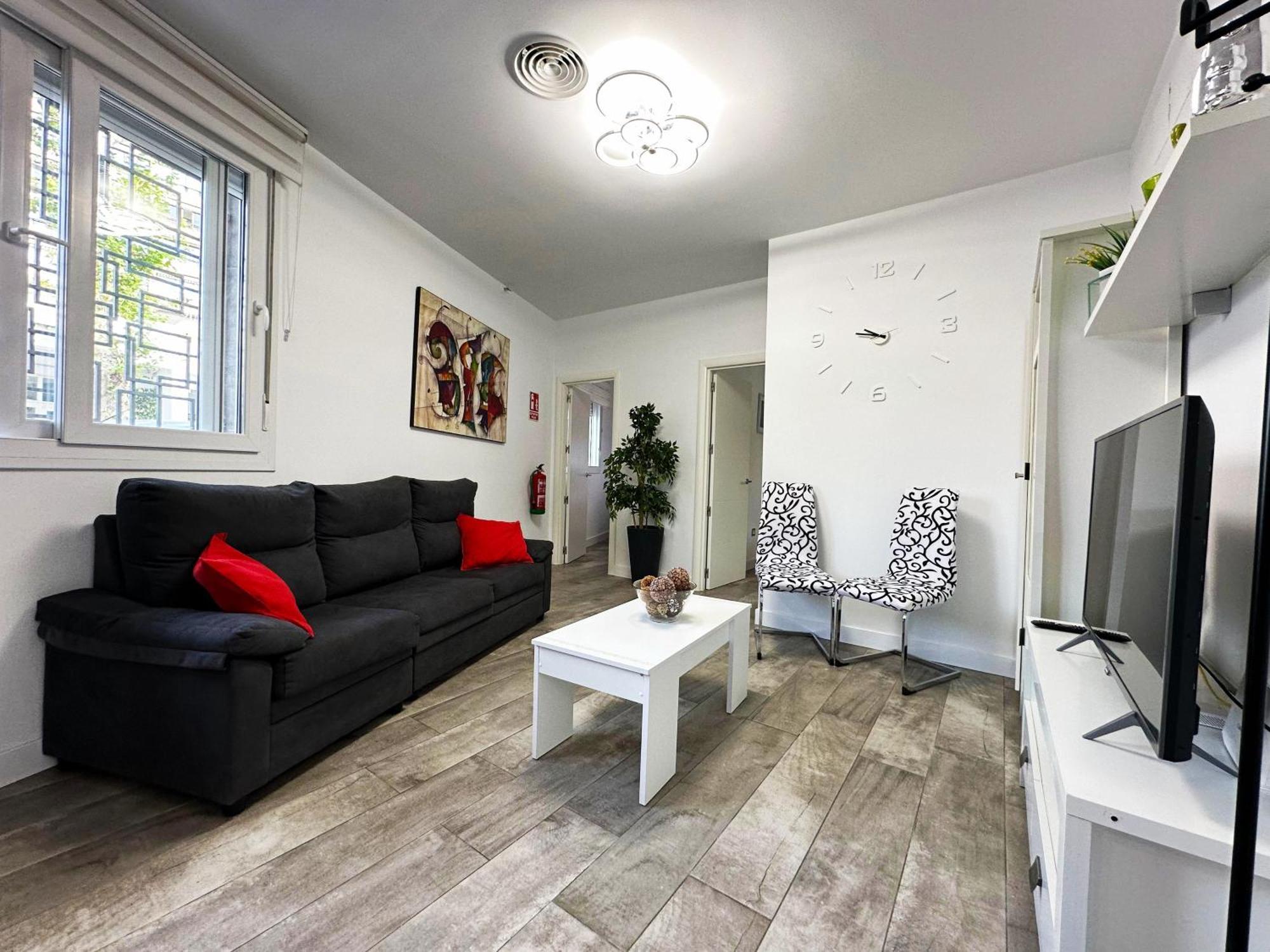 Apartamento A8 - En La Carihuela, 2 Dormitorios, Wifi, A 100 Metros De La Playa Torremolinos