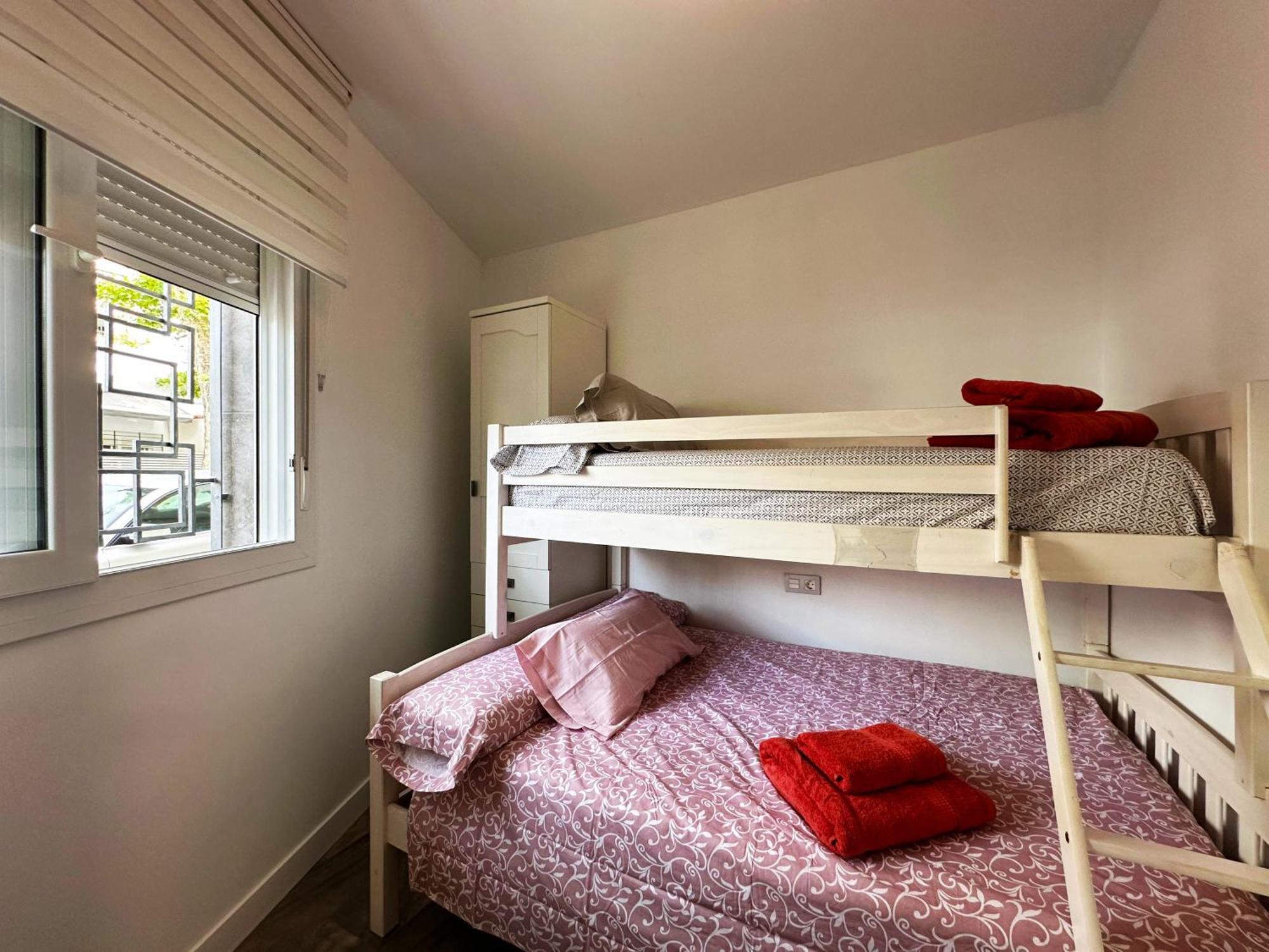 Apartamento A8 - En La Carihuela, 2 Dormitorios, Wifi, A 100 Metros De La Playa *