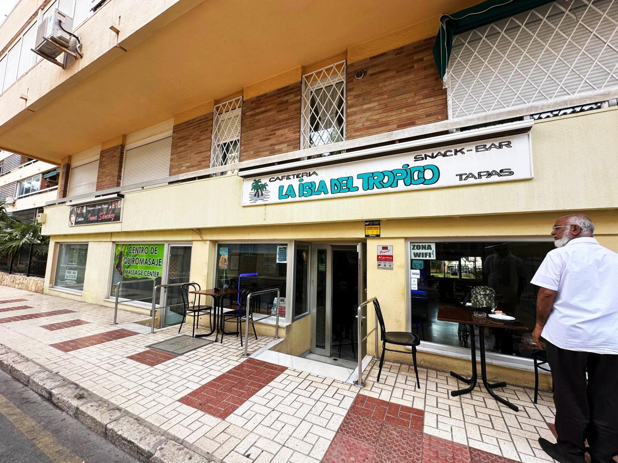 A8 - En La Carihuela, 2 Dormitorios, Wifi, A 100 Metros De La Playa Apartamento Torremolinos