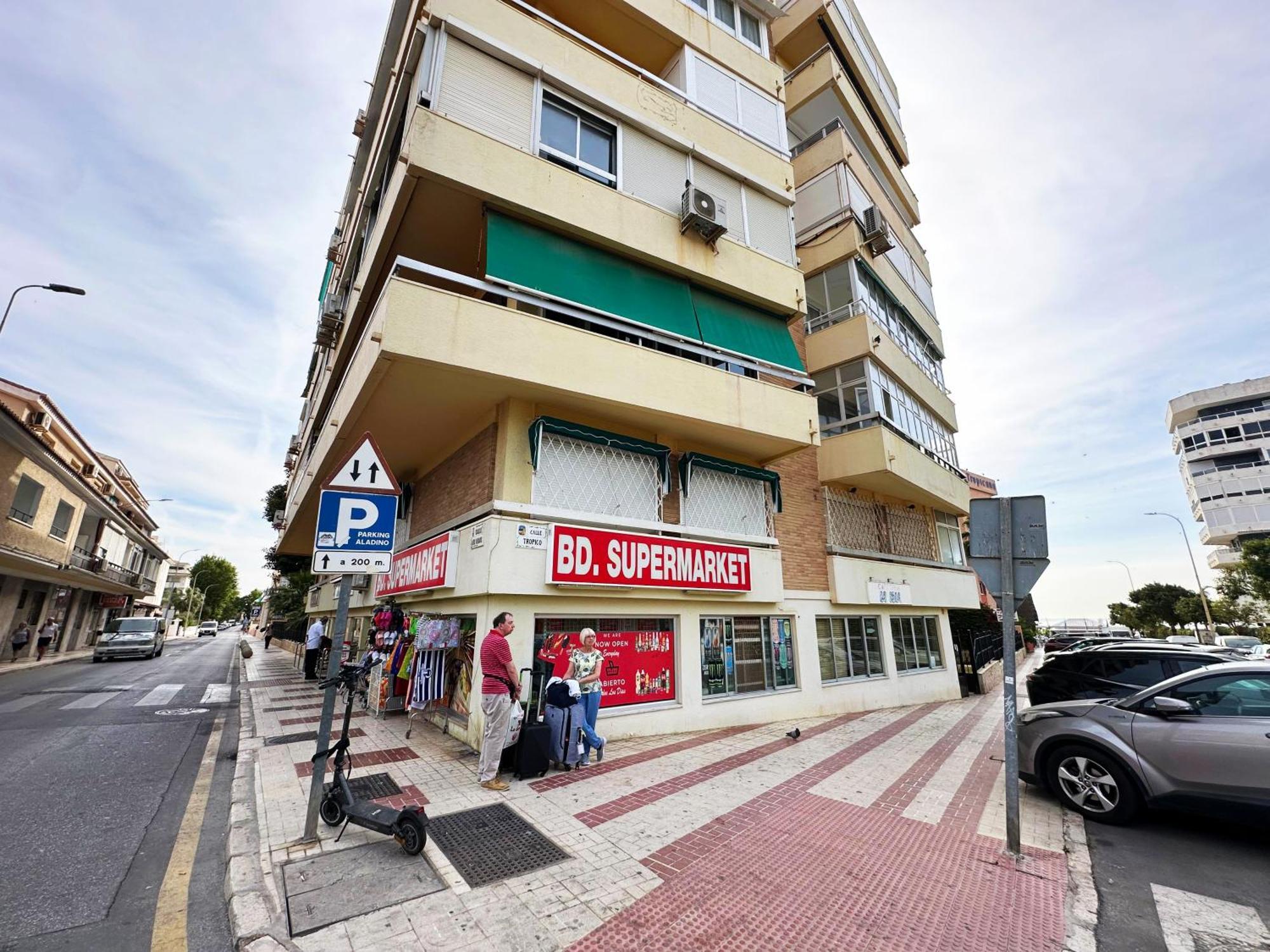 A8 - En La Carihuela, 2 Dormitorios, Wifi, A 100 Metros De La Playa *