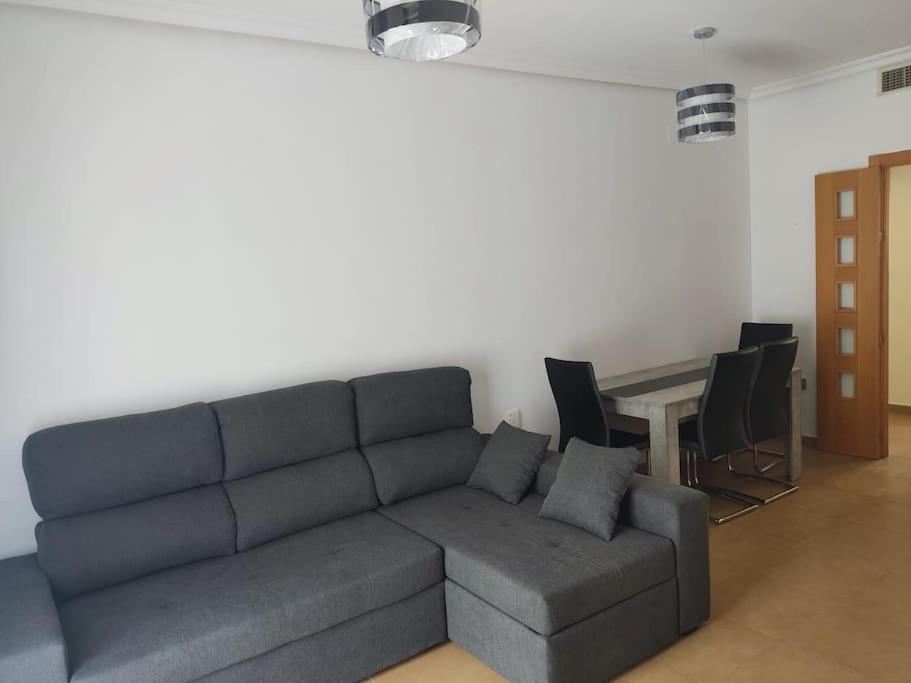 Apartamento Precioso Piso Cerca De La Playa, Aeropuerto Y Tren *