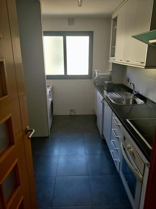 Precioso Piso Cerca De La Playa, Aeropuerto Y Tren Apartment