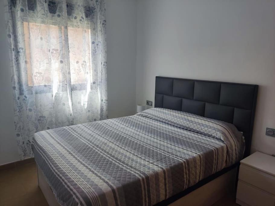 Apartamento Precioso Piso Cerca De La Playa, Aeropuerto Y Tren
