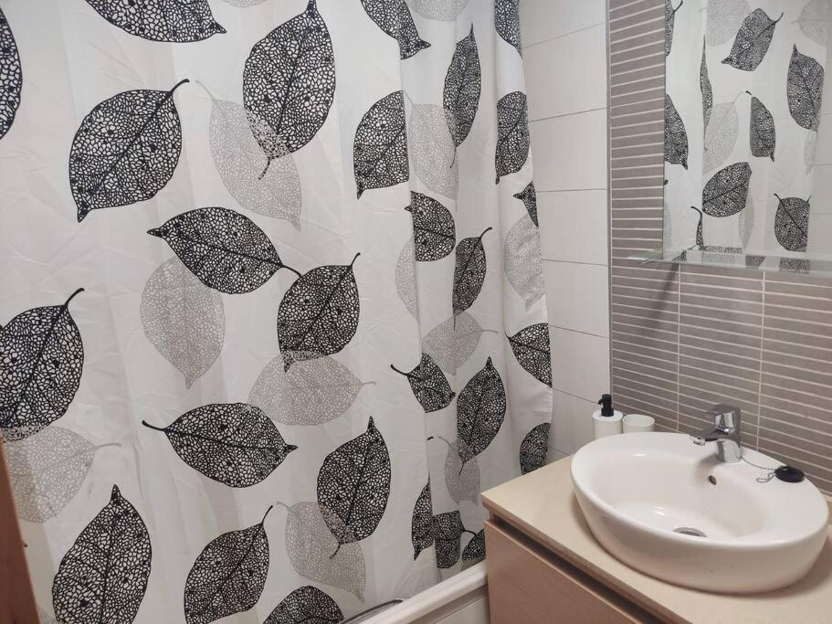 Precioso Piso Cerca De La Playa, Aeropuerto Y Tren Apartment *