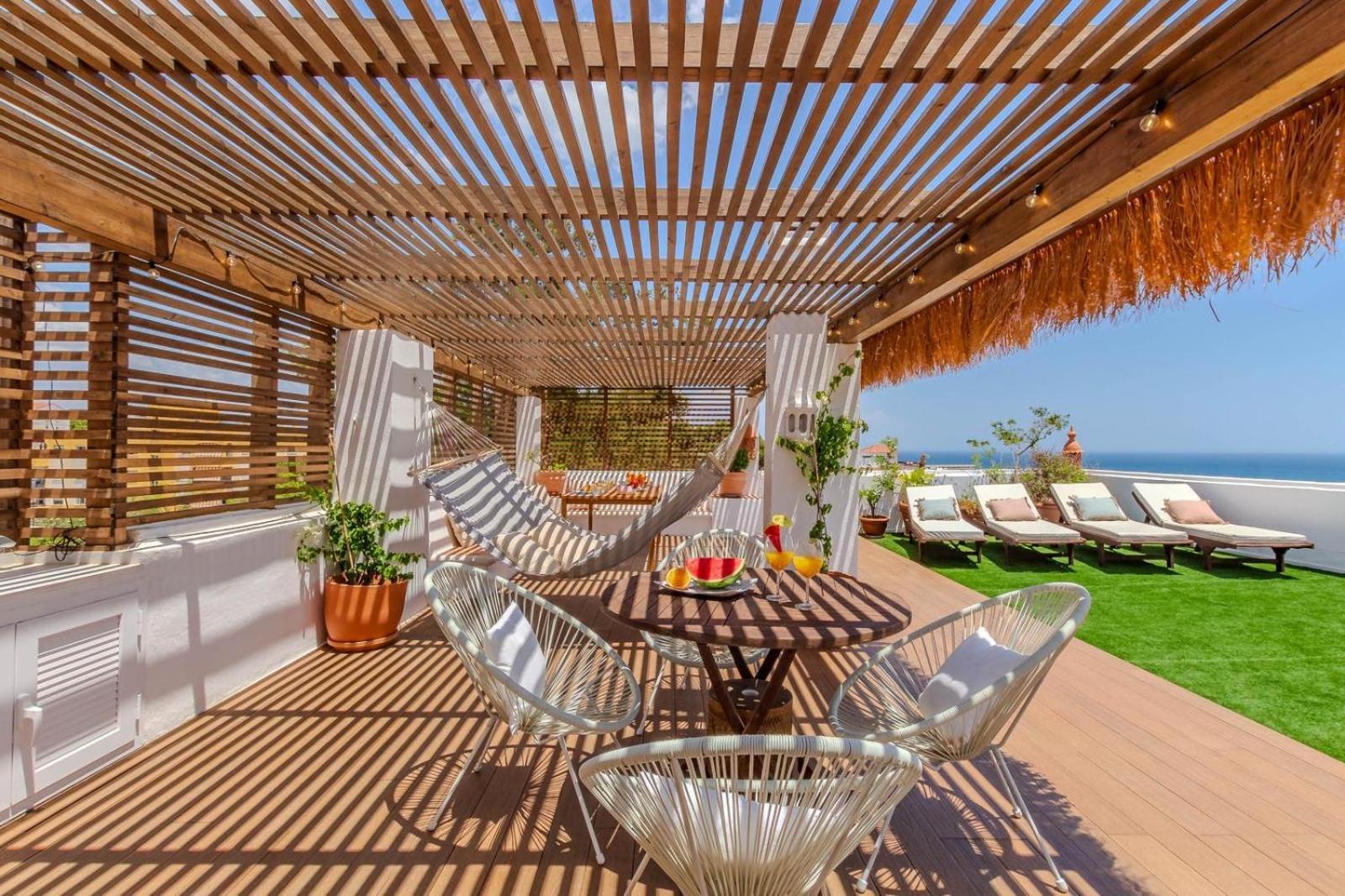Penthouse Oasis With Private Pool Apartment