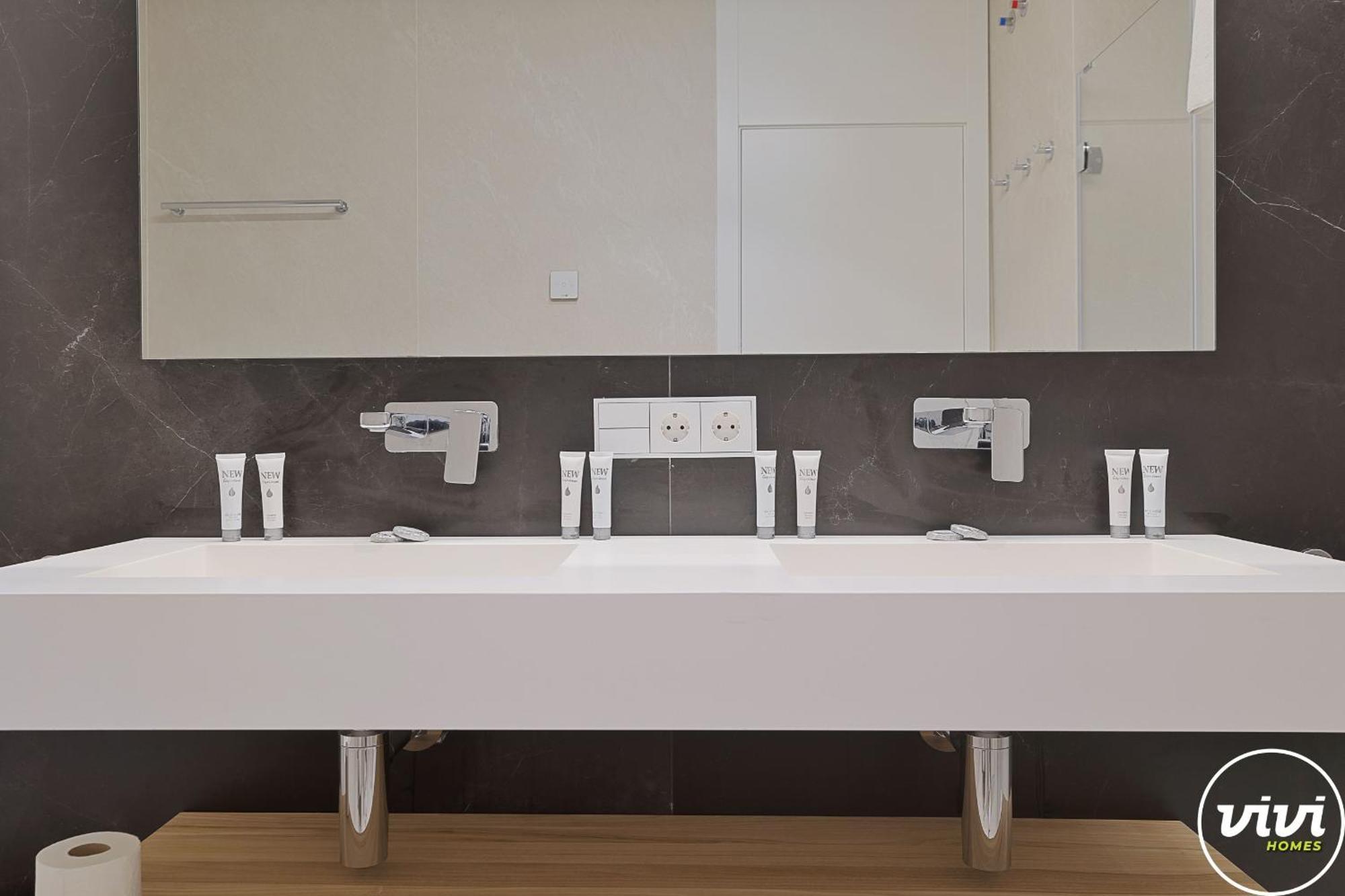 Vivi Homes - Aura Pool, Sauna, Spa, Gym & Sea View Apartamento Torremolinos