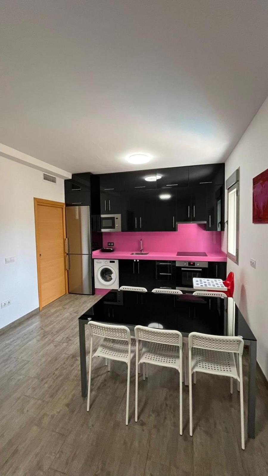 Apartment A 30 Metro De La Playa Con Piscina Y Garaje En La Carihuela Torremolinos