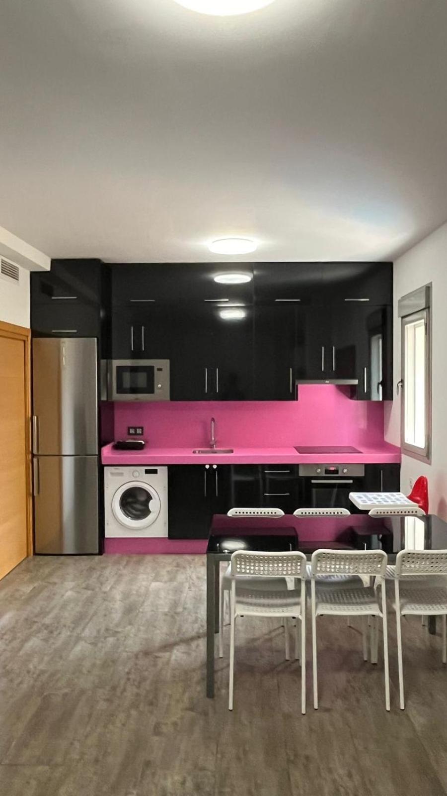A 30 Metro De La Playa Con Piscina Y Garaje En La Carihuela * Torremolinos