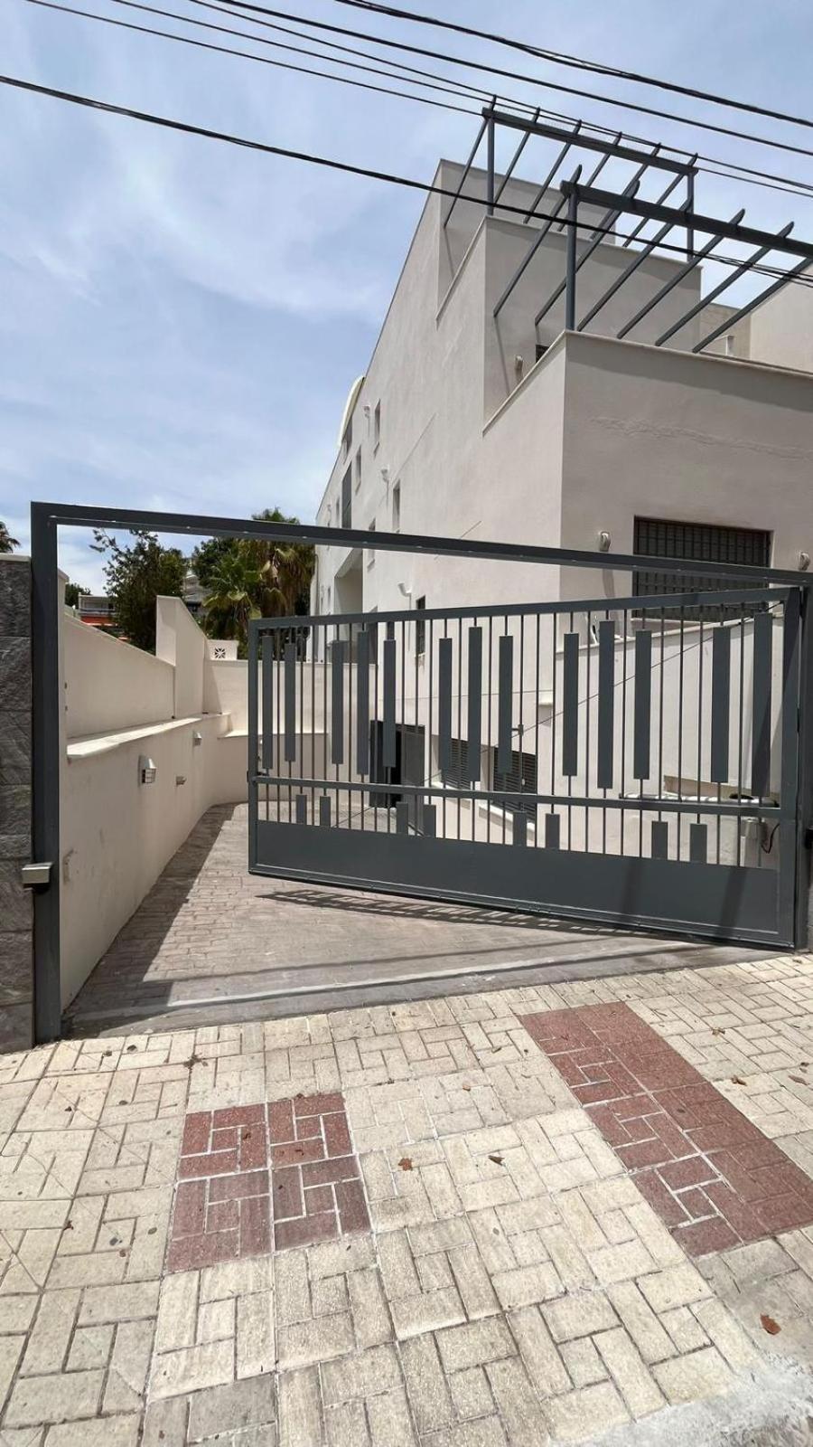 A 30 Metro De La Playa Con Piscina Y Garaje En La Carihuela * Torremolinos