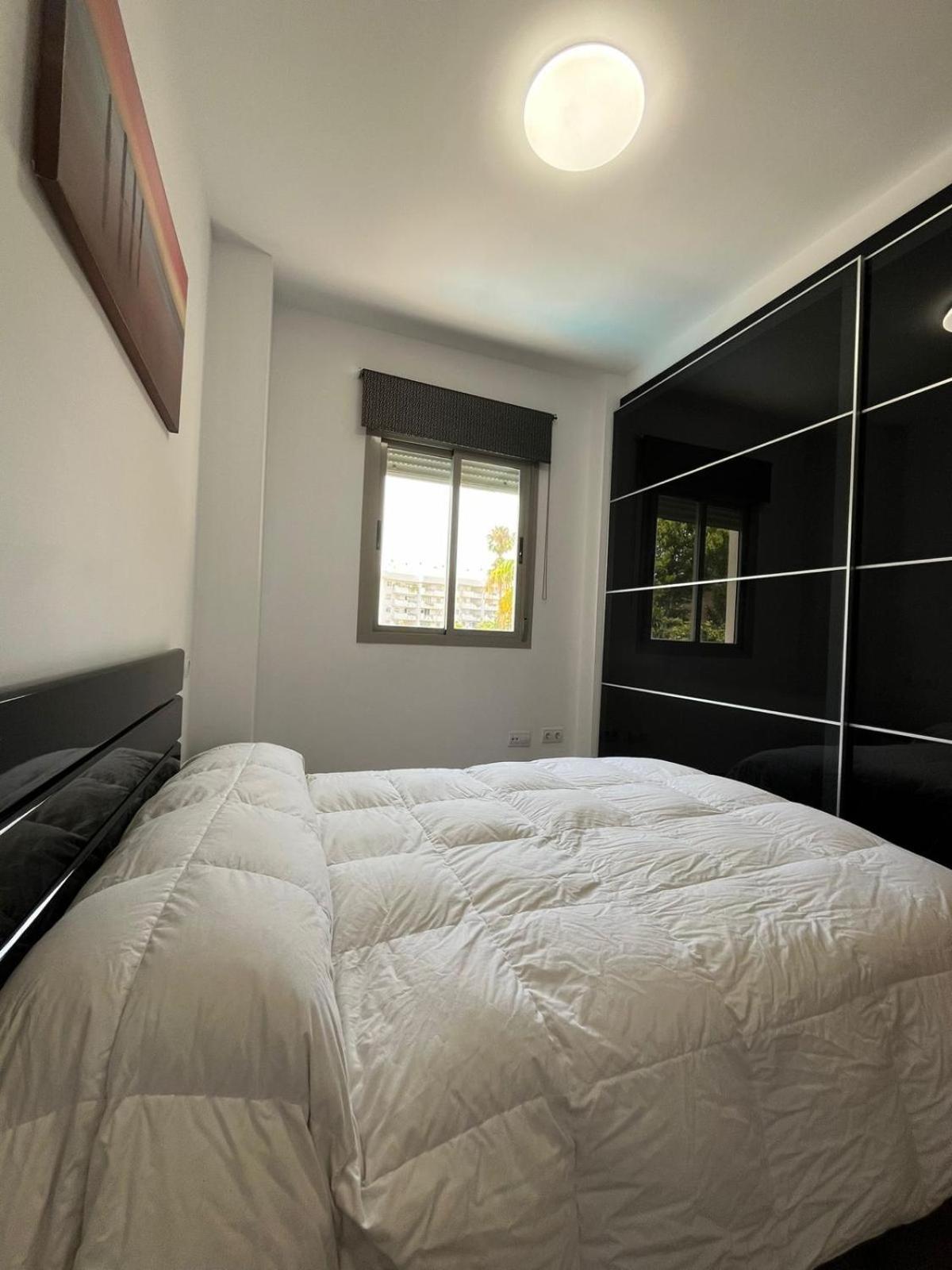 A 30 Metro De La Playa Con Piscina Y Garaje En La Carihuela Apartment Torremolinos