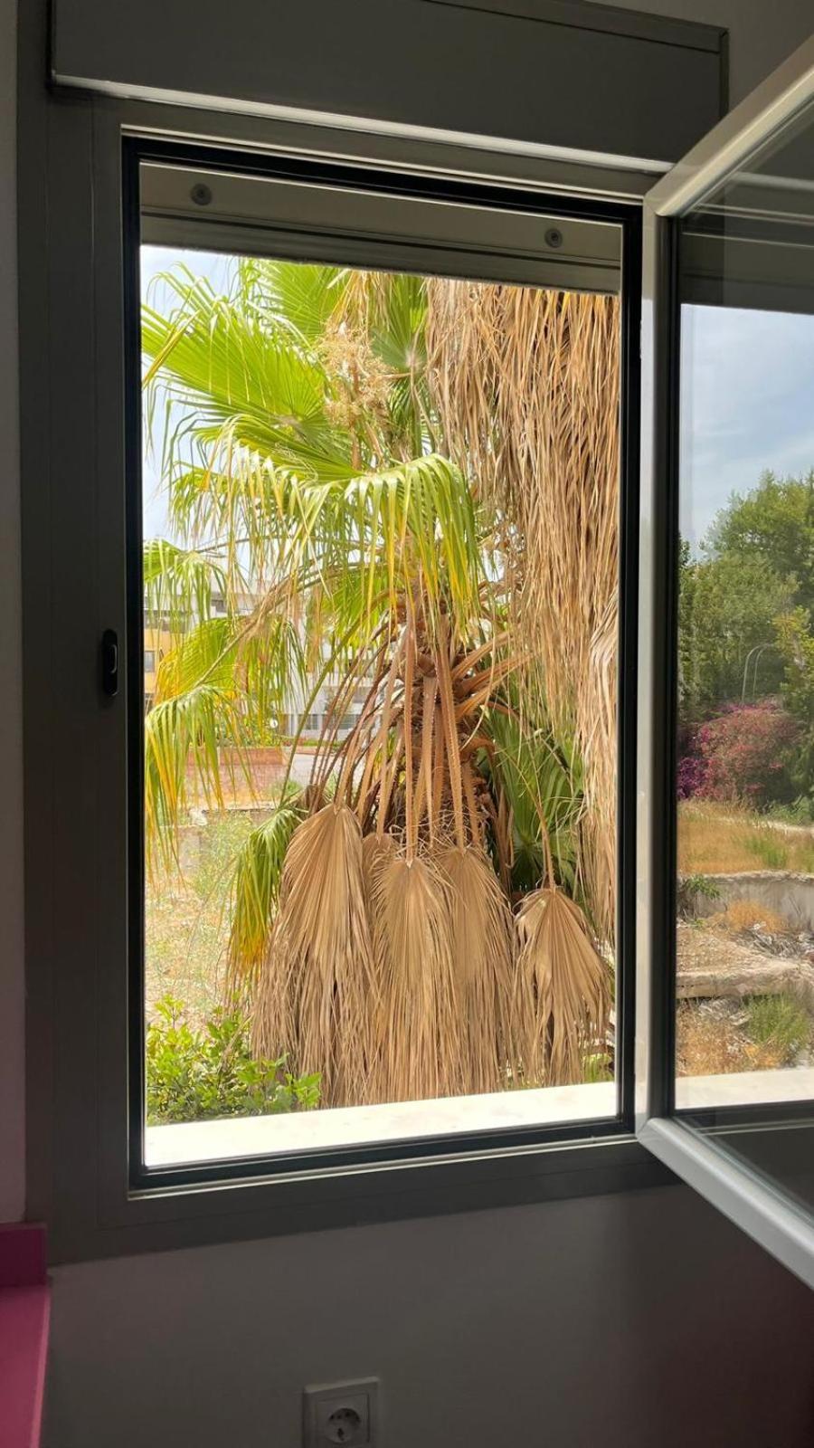 A 30 Metro De La Playa Con Piscina Y Garaje En La Carihuela * Torremolinos