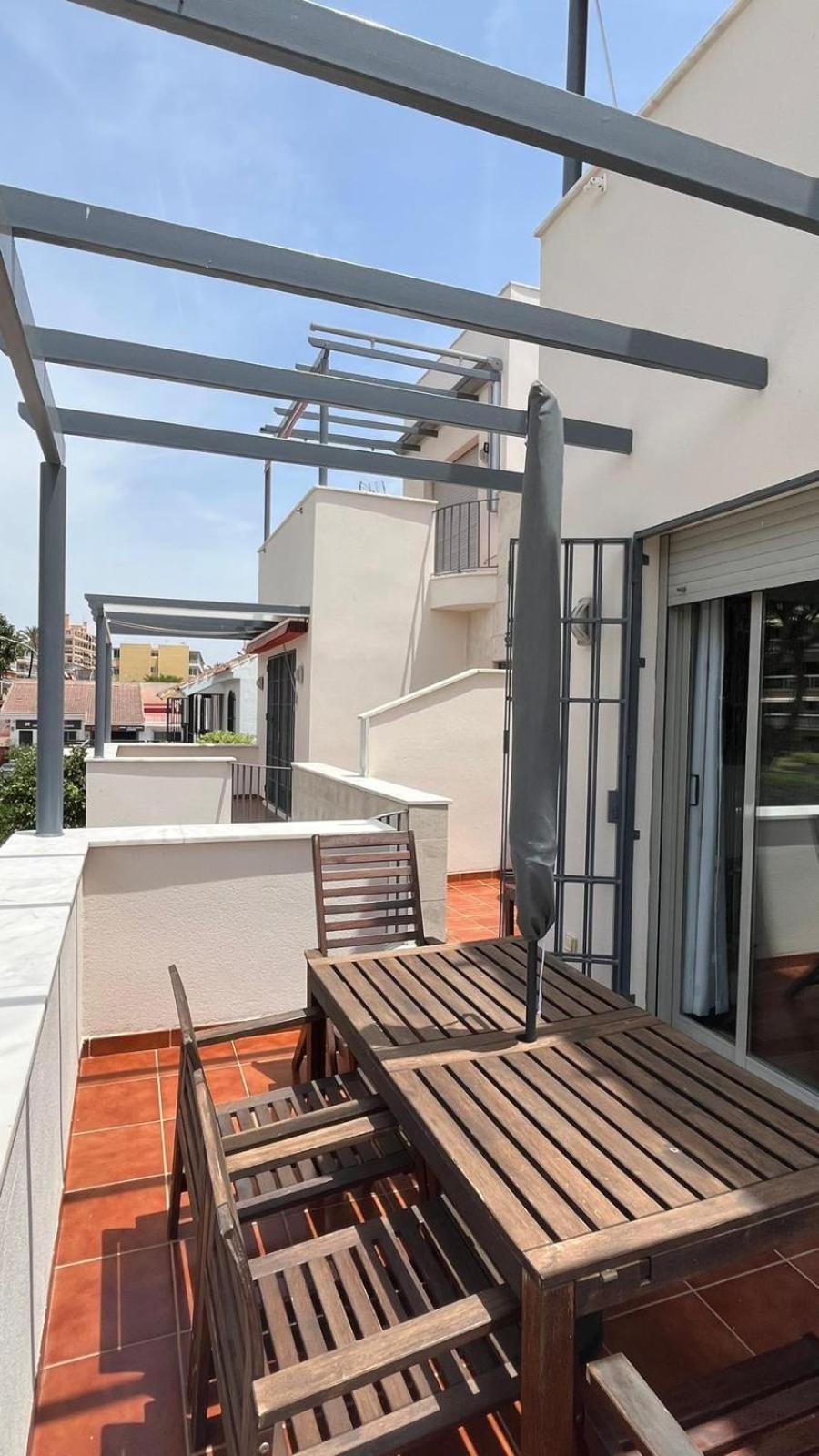 Apartment A 30 Metro De La Playa Con Piscina Y Garaje En La Carihuela *