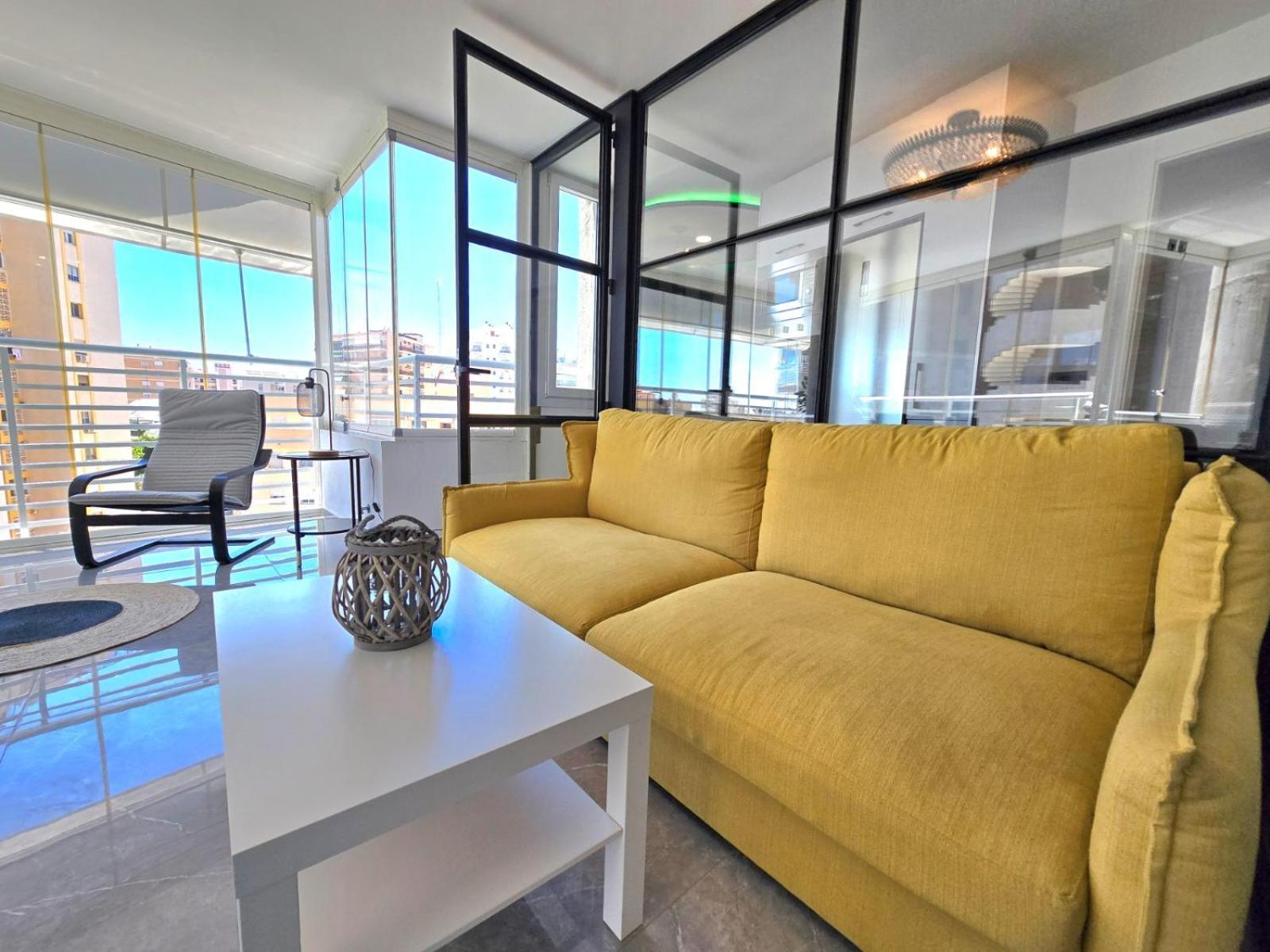 Crystal Elegance City Center With Seasonal Pool Appartement Torremolinos