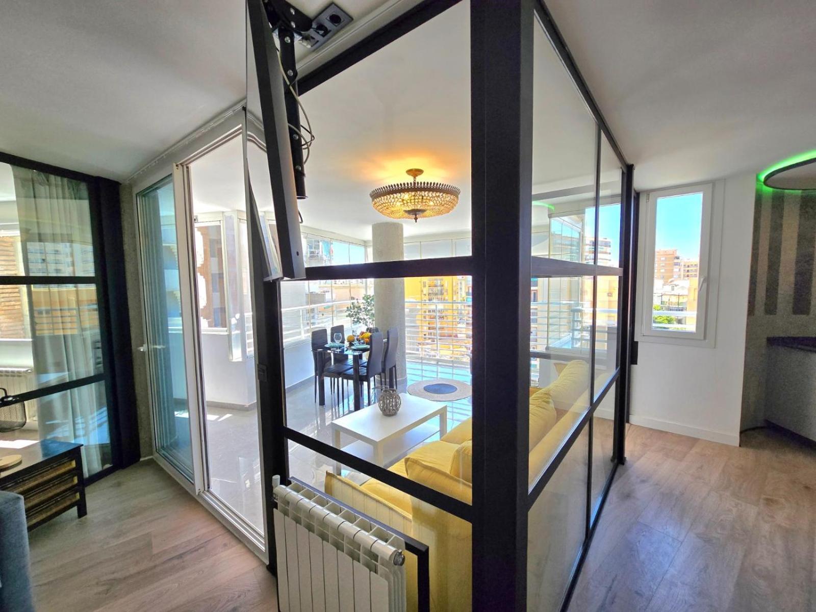 Crystal Elegance City Center With Seasonal Pool Appartement Torremolinos