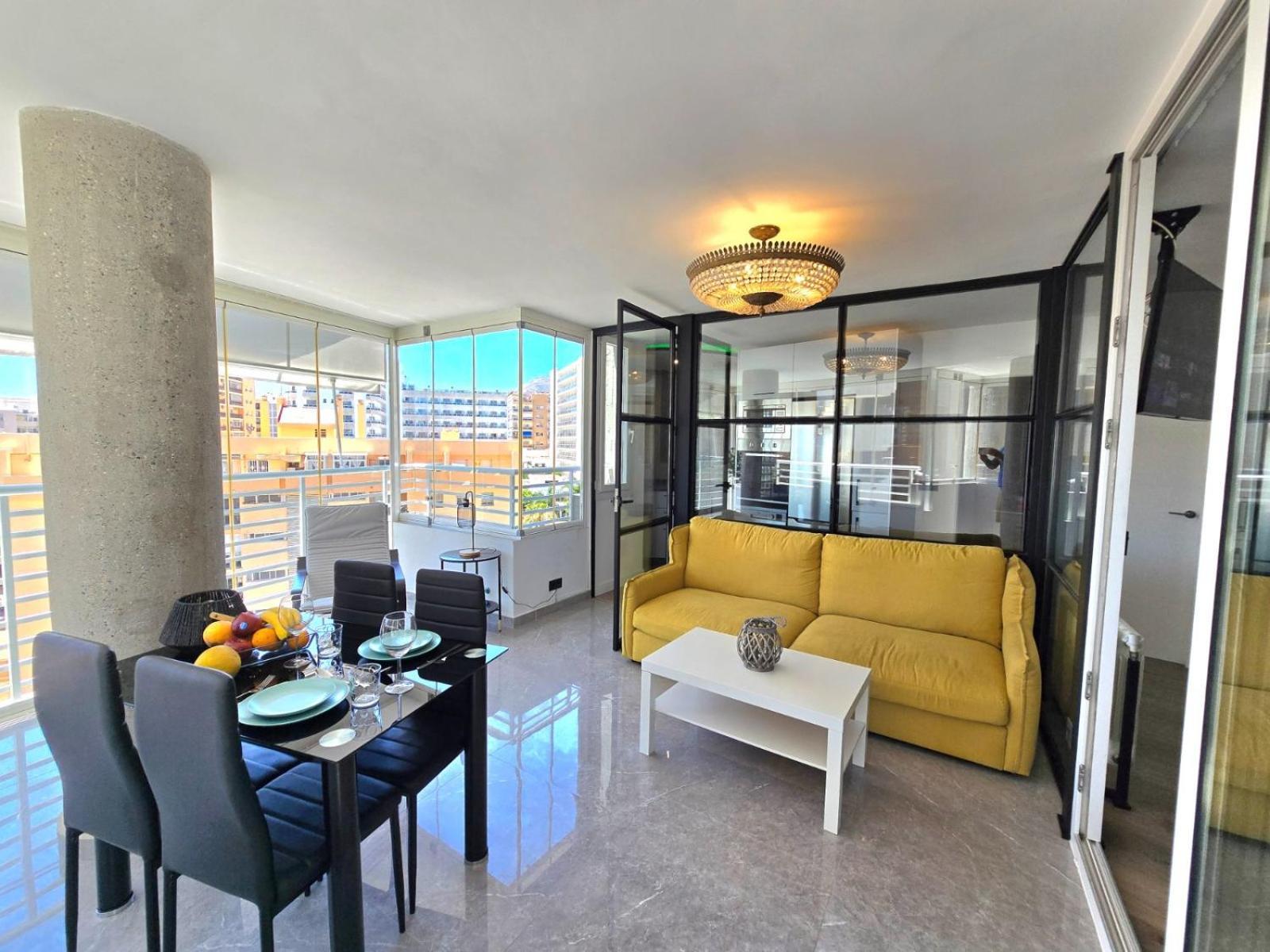 Crystal Elegance City Center With Seasonal Pool *