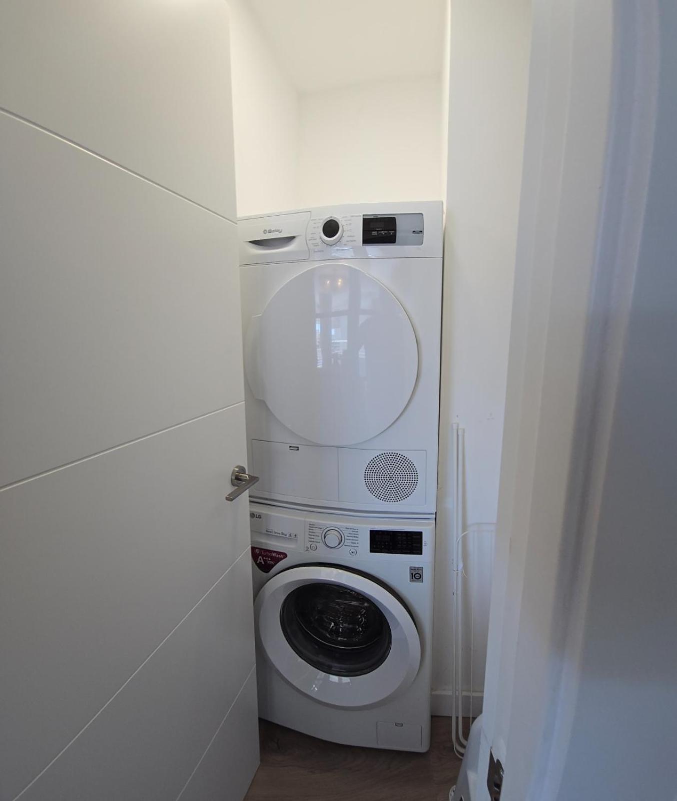 Crystal Elegance City Center With Seasonal Pool Appartement *