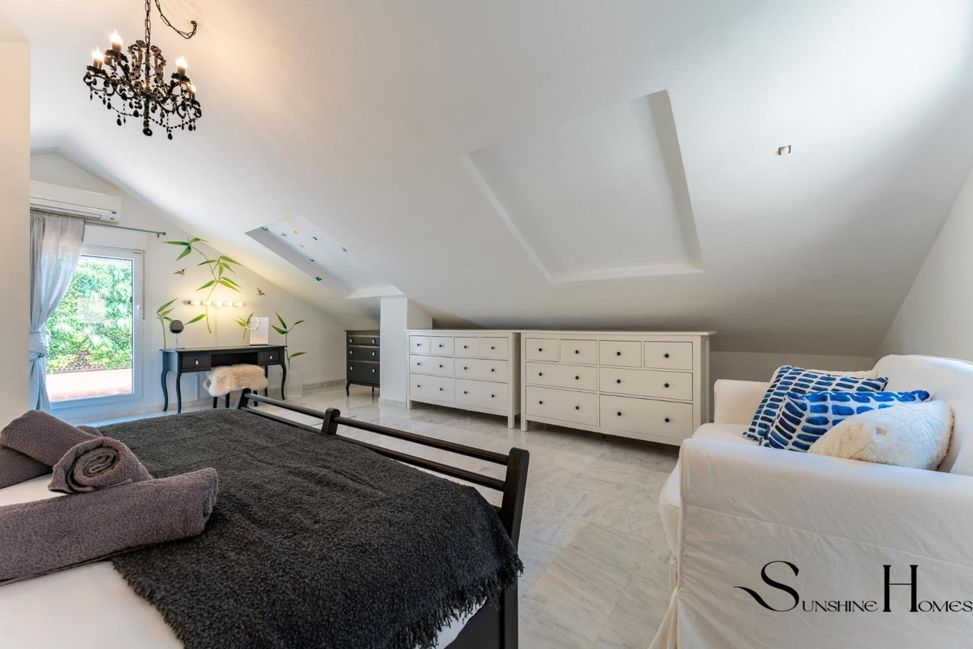Magnificent 4br Oasis, Panoramic Terrace, Pool And Parking Apartment Torremolinos