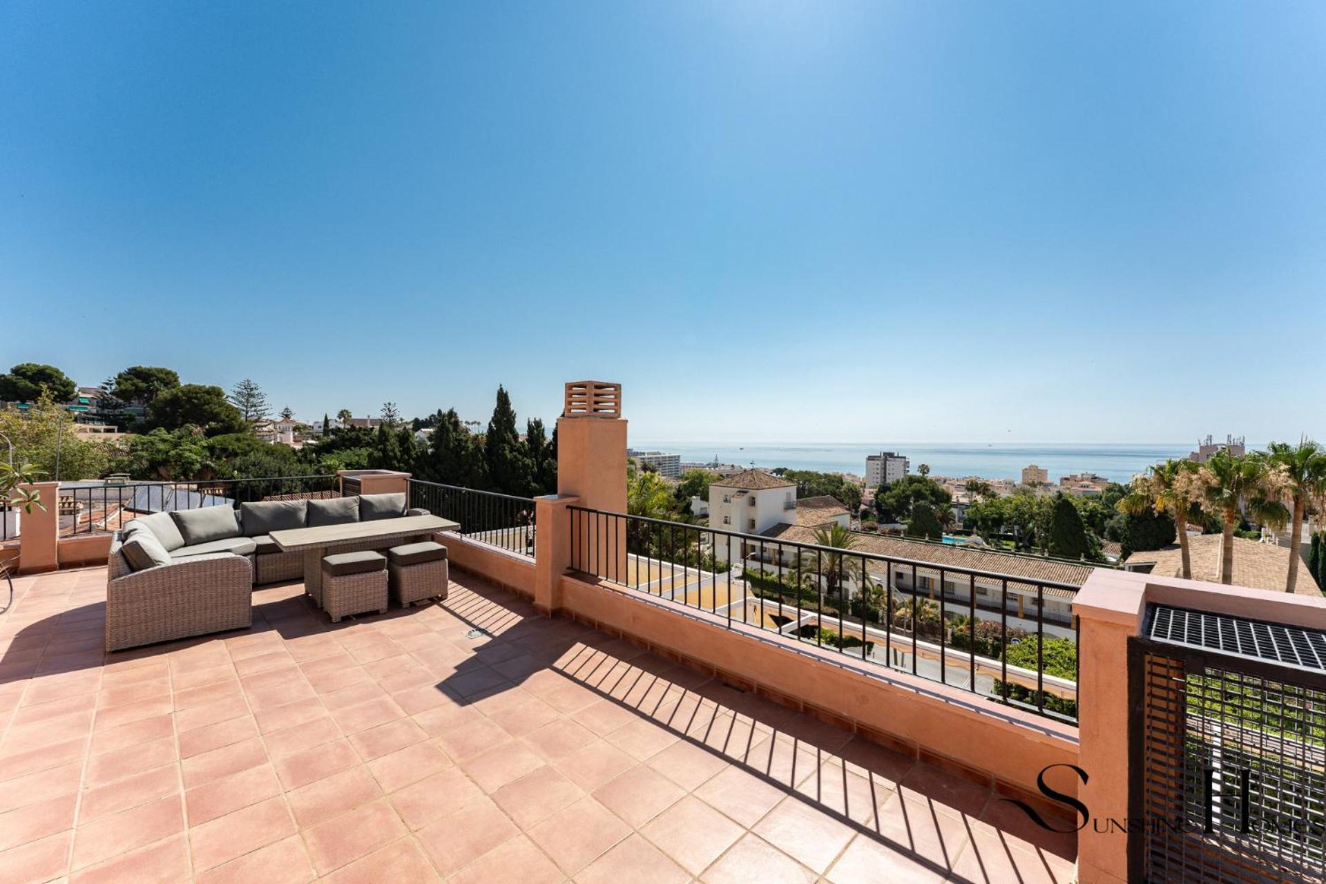 Apartment Magnificent 4br Oasis, Panoramic Terrace, Pool And Parking Torremolinos