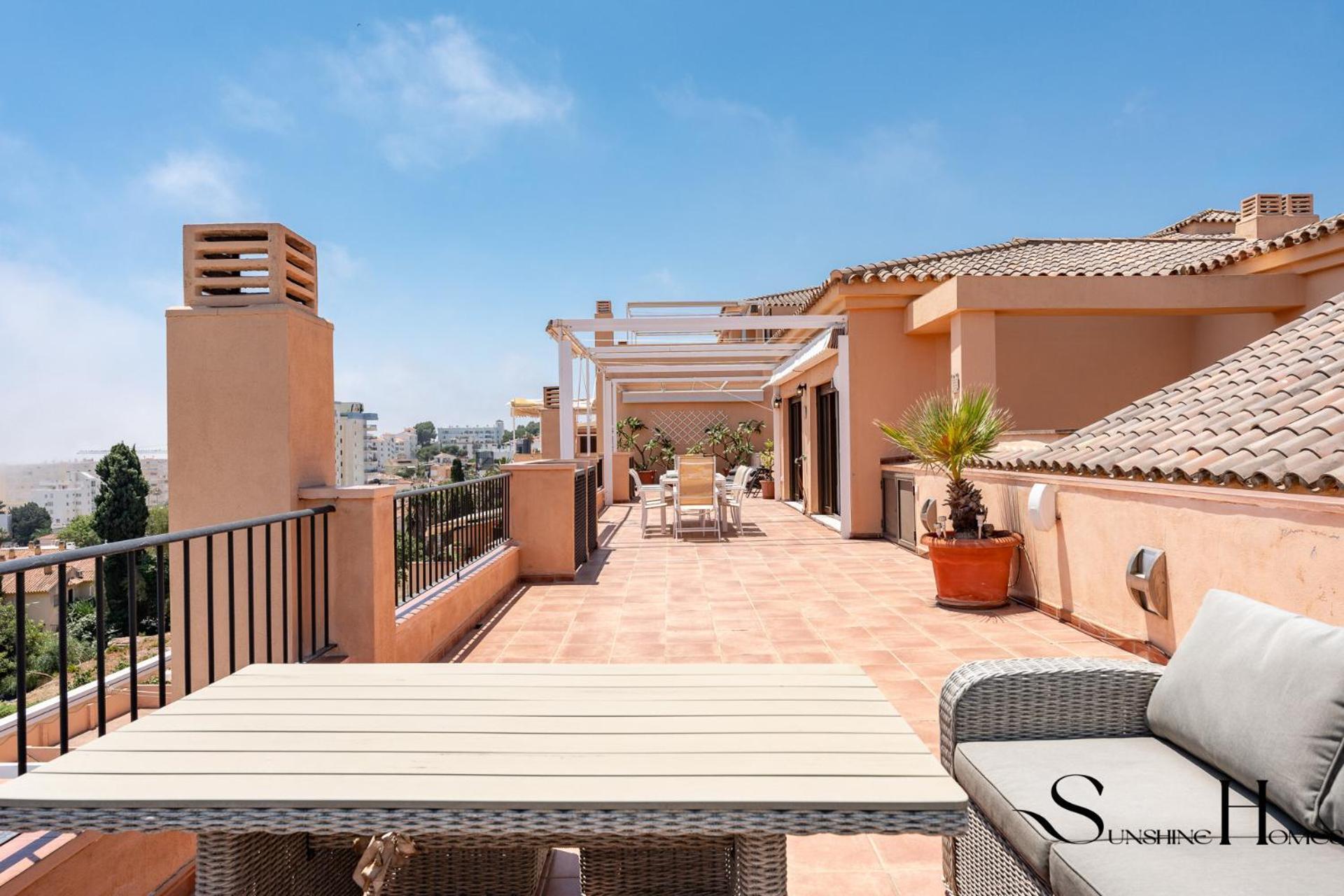 Magnificent 4br Oasis, Panoramic Terrace, Pool And Parking * Torremolinos