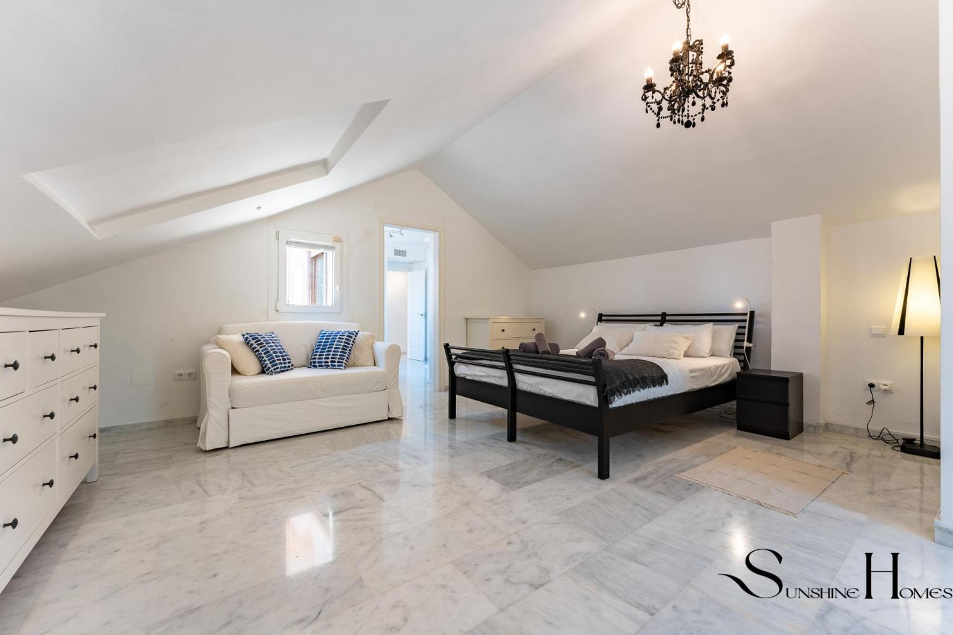 Apartment Magnificent 4br Oasis, Panoramic Terrace, Pool And Parking