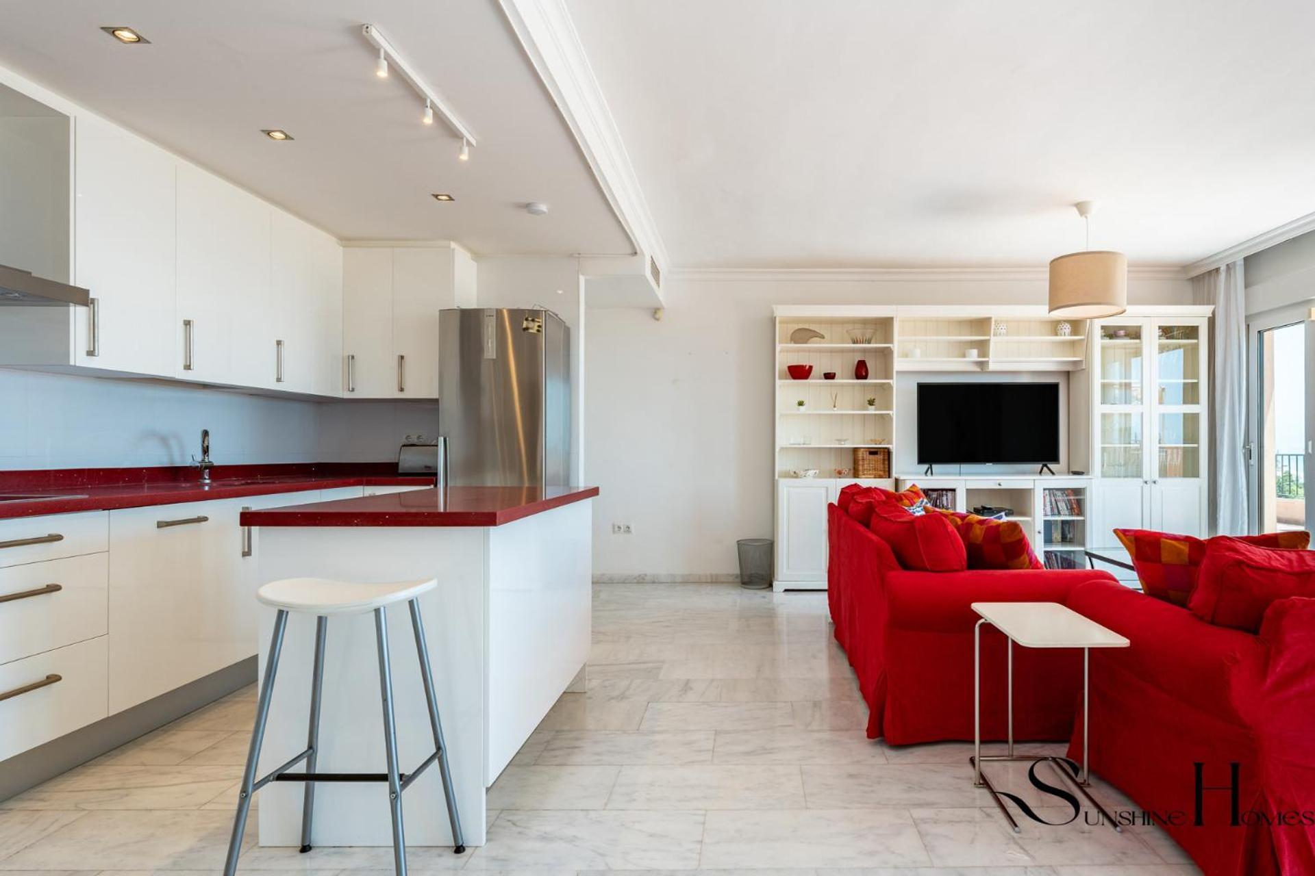 Magnificent 4br Oasis, Panoramic Terrace, Pool And Parking