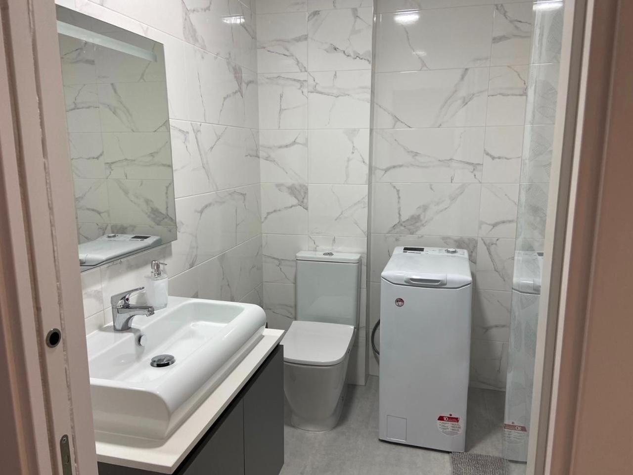One Bedroom Flat In The Centre Of
