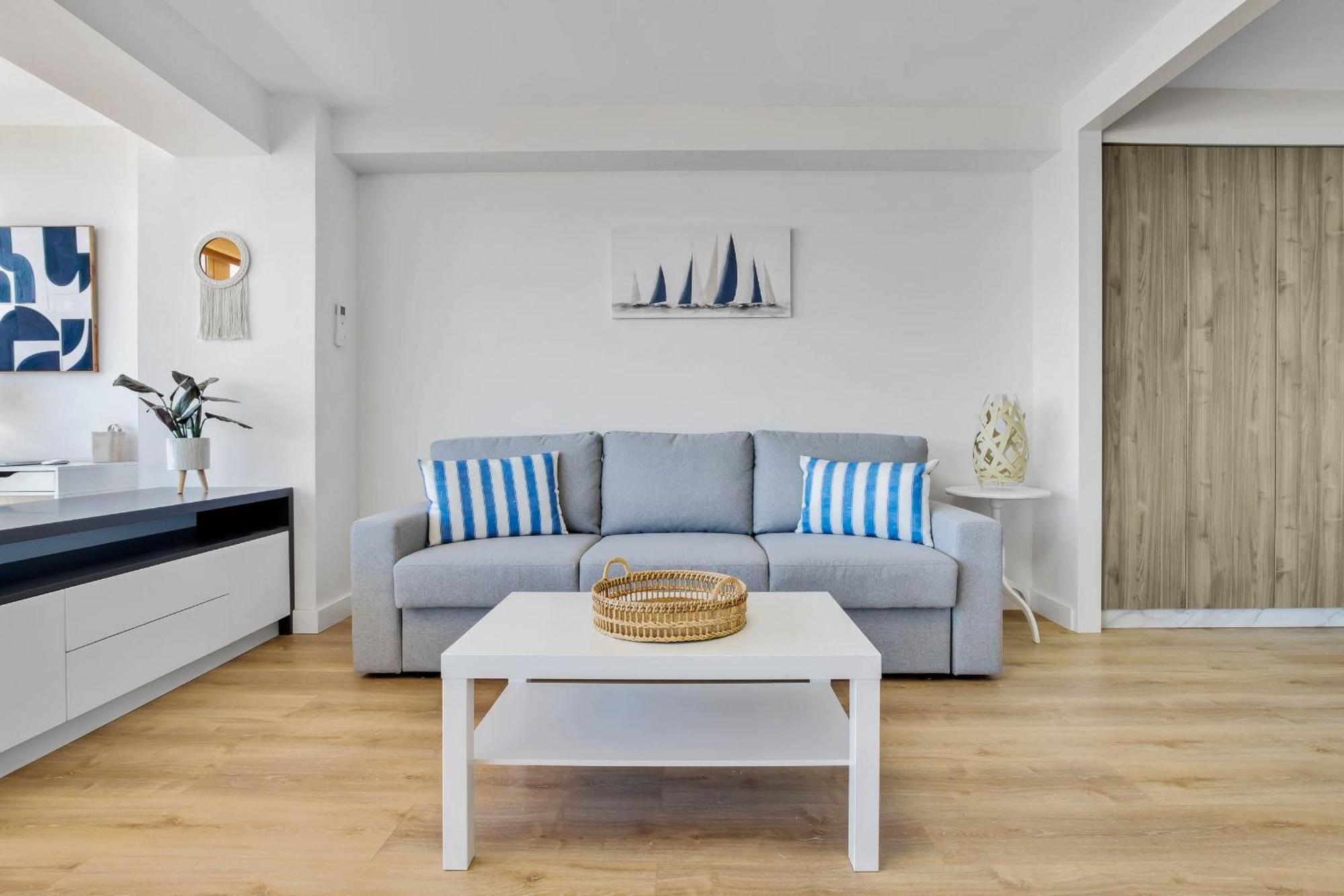 Eurosol 8b By Ivi Real Estate Apartment