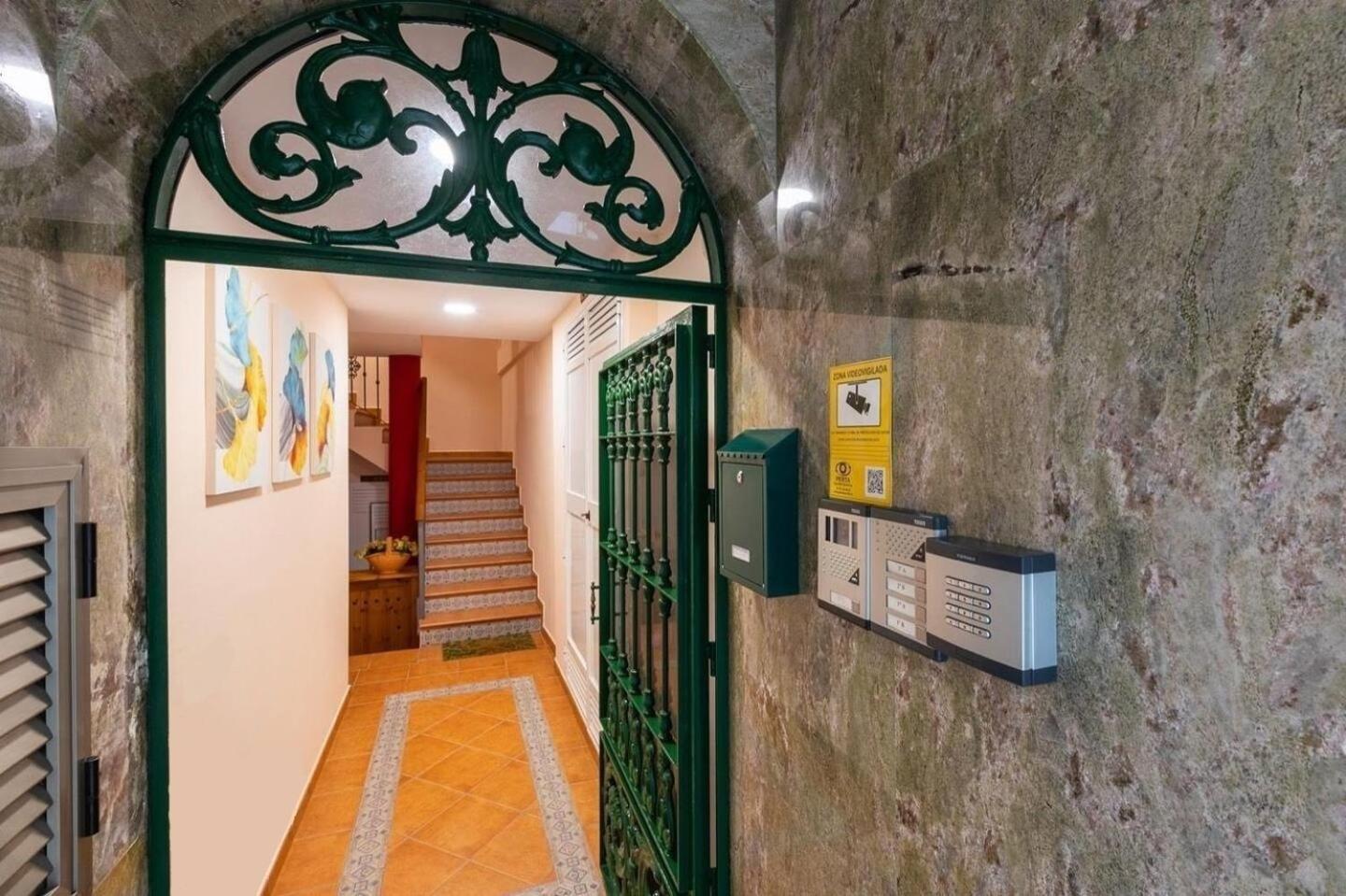 Amat - Only Adult - Playa El Bajondillo Apartment Torremolinos