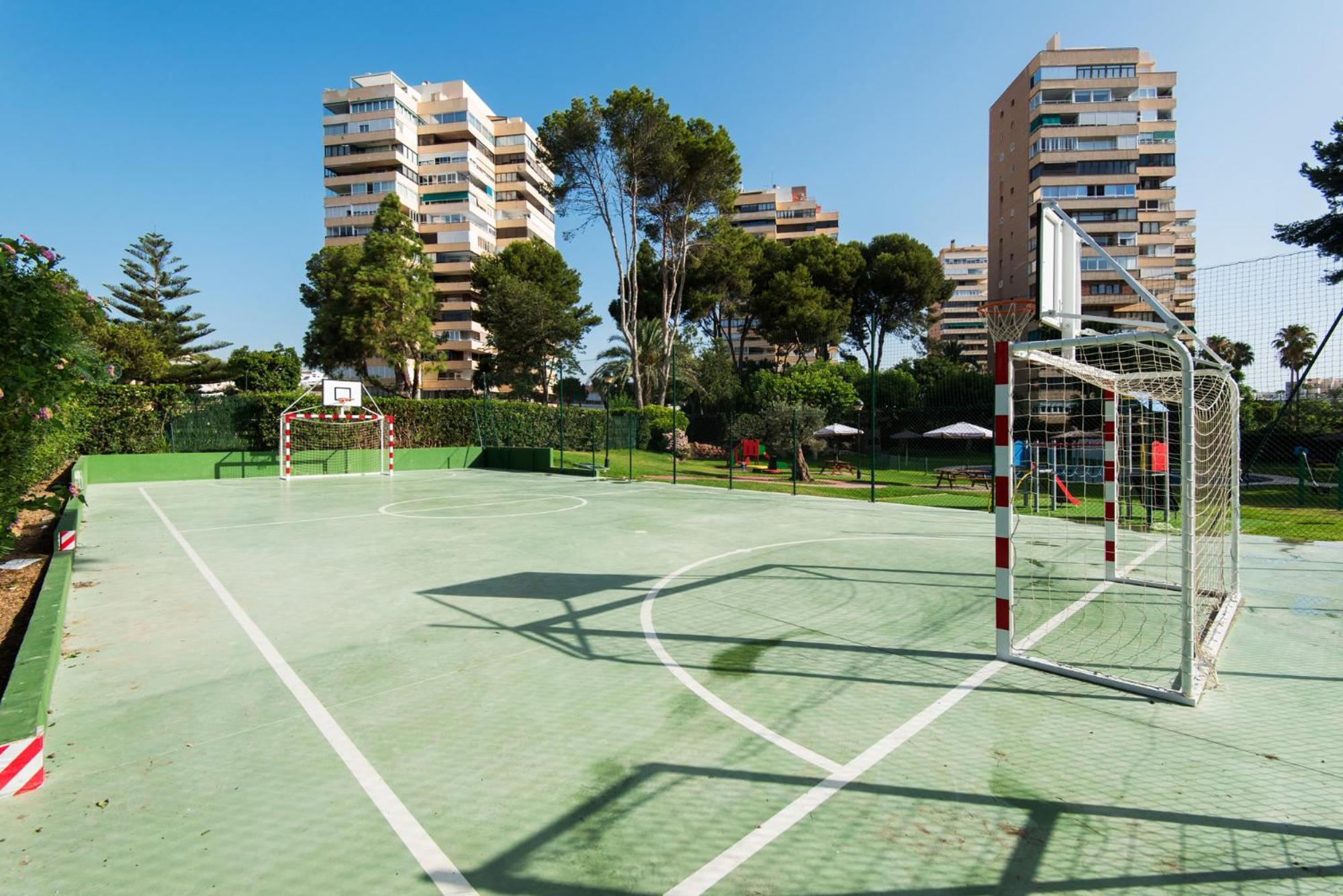 Magic Of The Ocean, Front Line In Playamar-parking, Sea Views, Pool, Tenis, Paddle, Wifi And Aircon Torremolinos