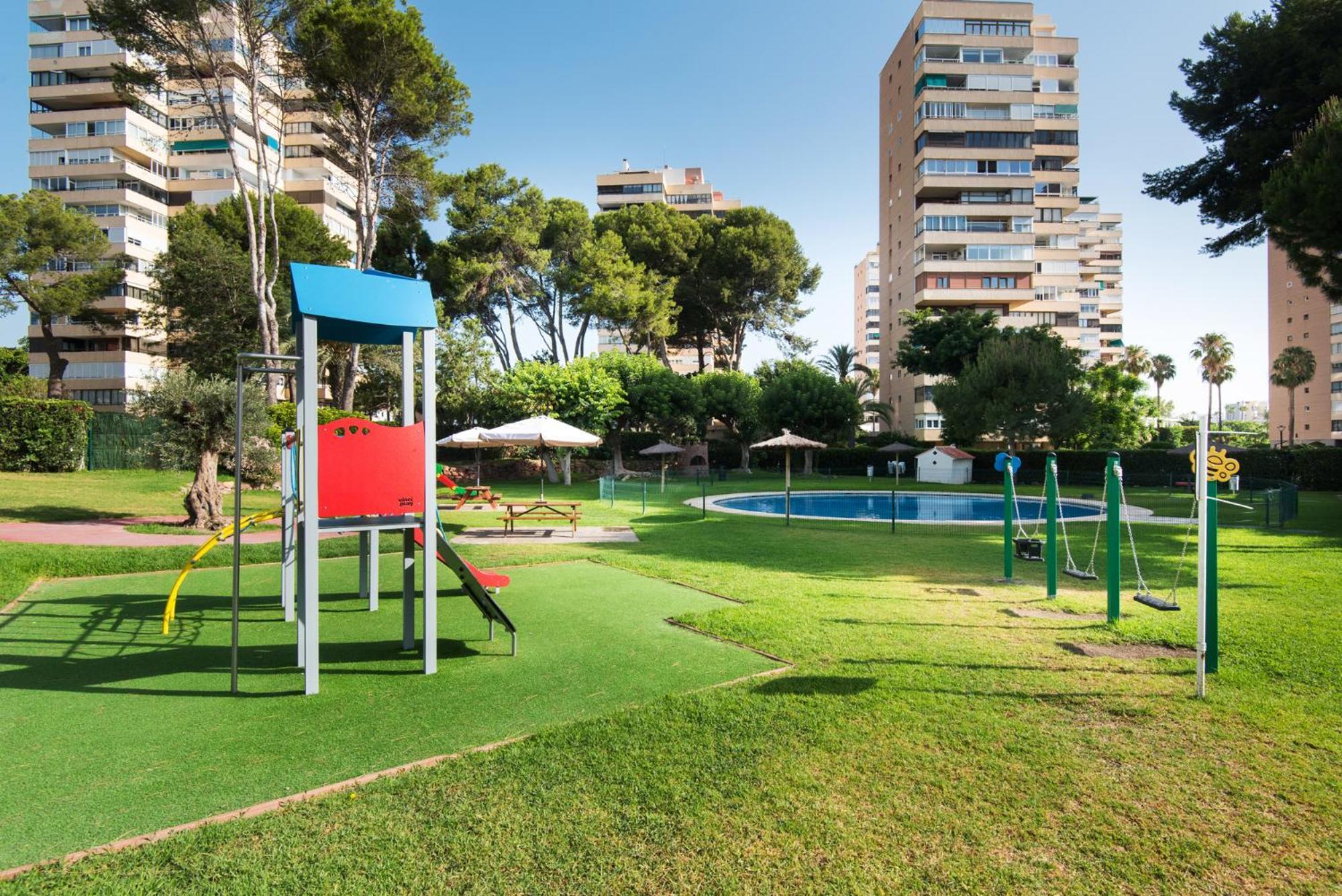 Magic Of The Ocean, Front Line In Playamar-parking, Sea Views, Pool, Tenis, Paddle, Wifi And Aircon Apartment Torremolinos