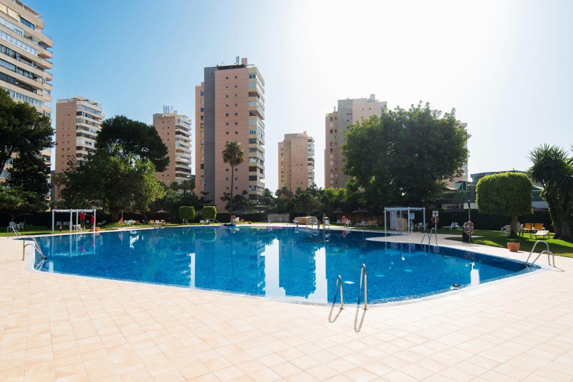 Magic Of The Ocean, Front Line In Playamar-parking, Sea Views, Pool, Tenis, Paddle, Wifi And Aircon Apartment *