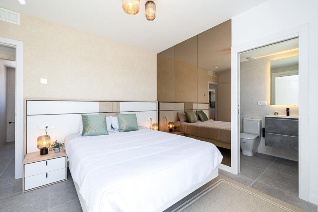 Luxury Carihuela With Private Jacuzzi By Ensuite * Torremolinos