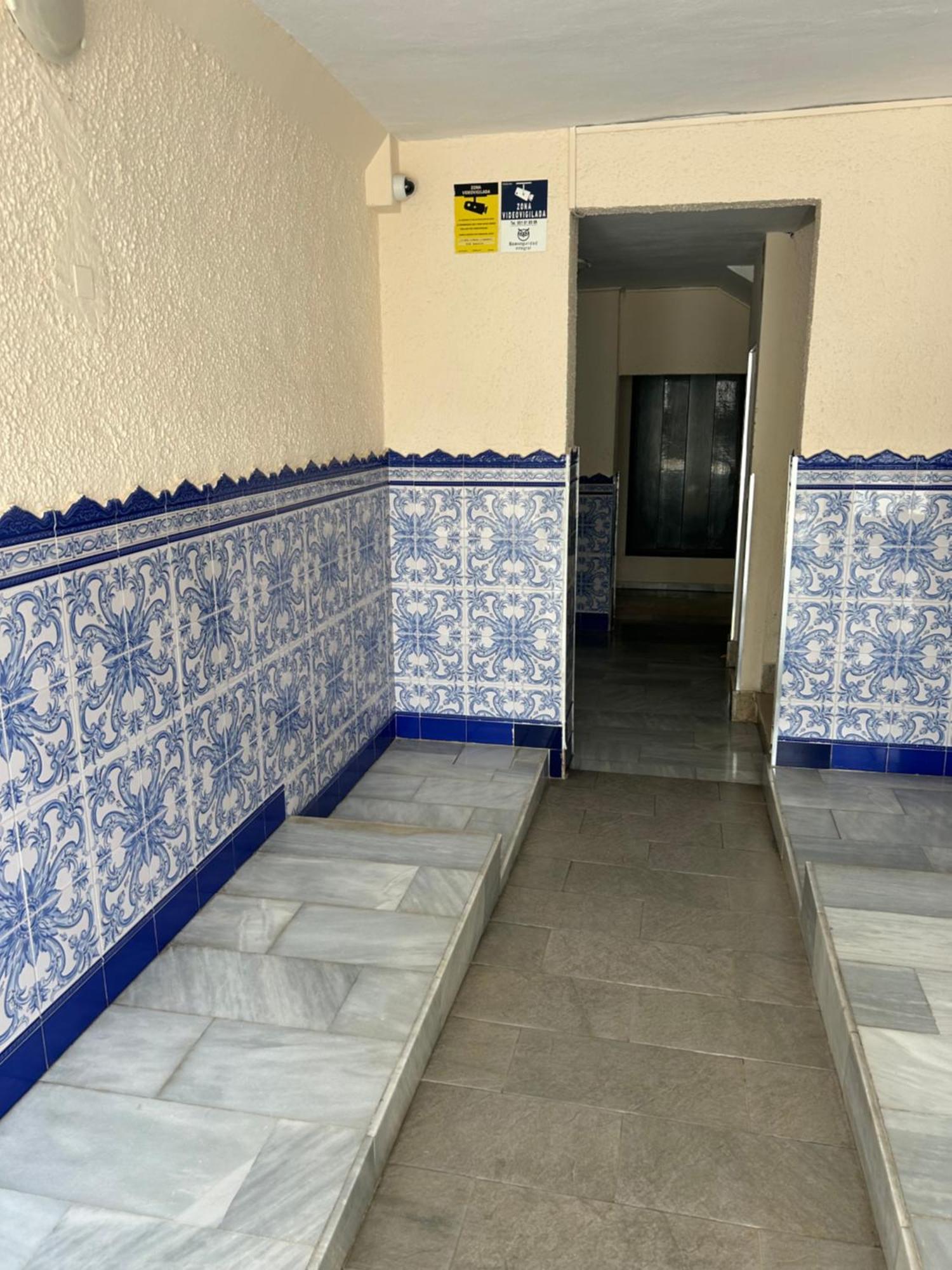 Alamos 305 *